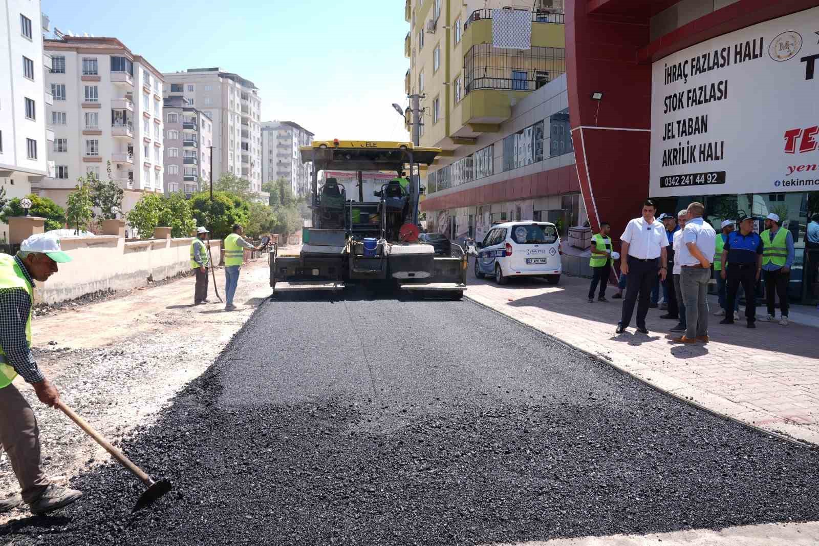 Şehitkamil’de asfalt seferberliği devam ediyor
