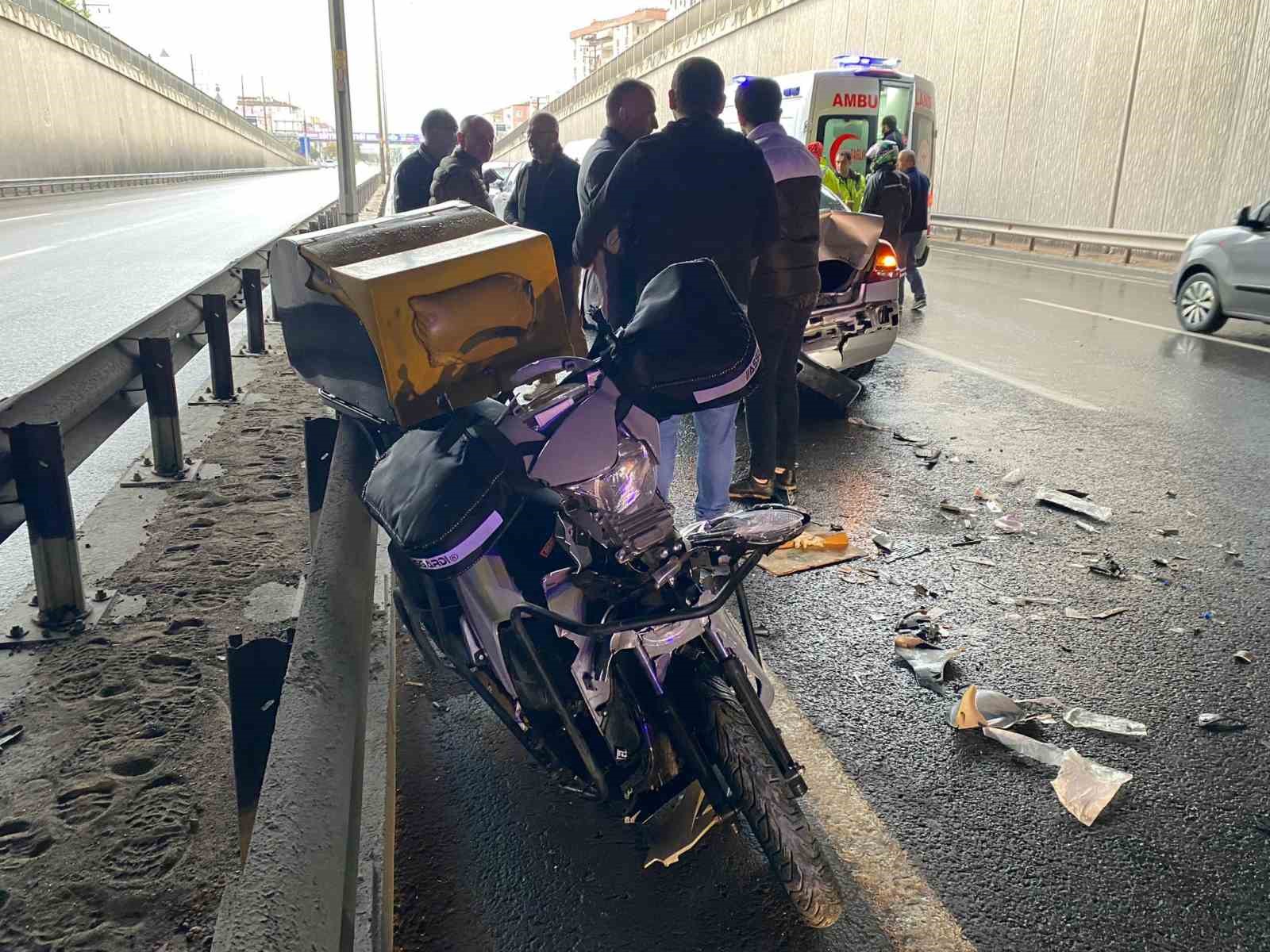 D-100’de peş peşe kaza: Motosiklet sürücüsü ağır yaralandı
