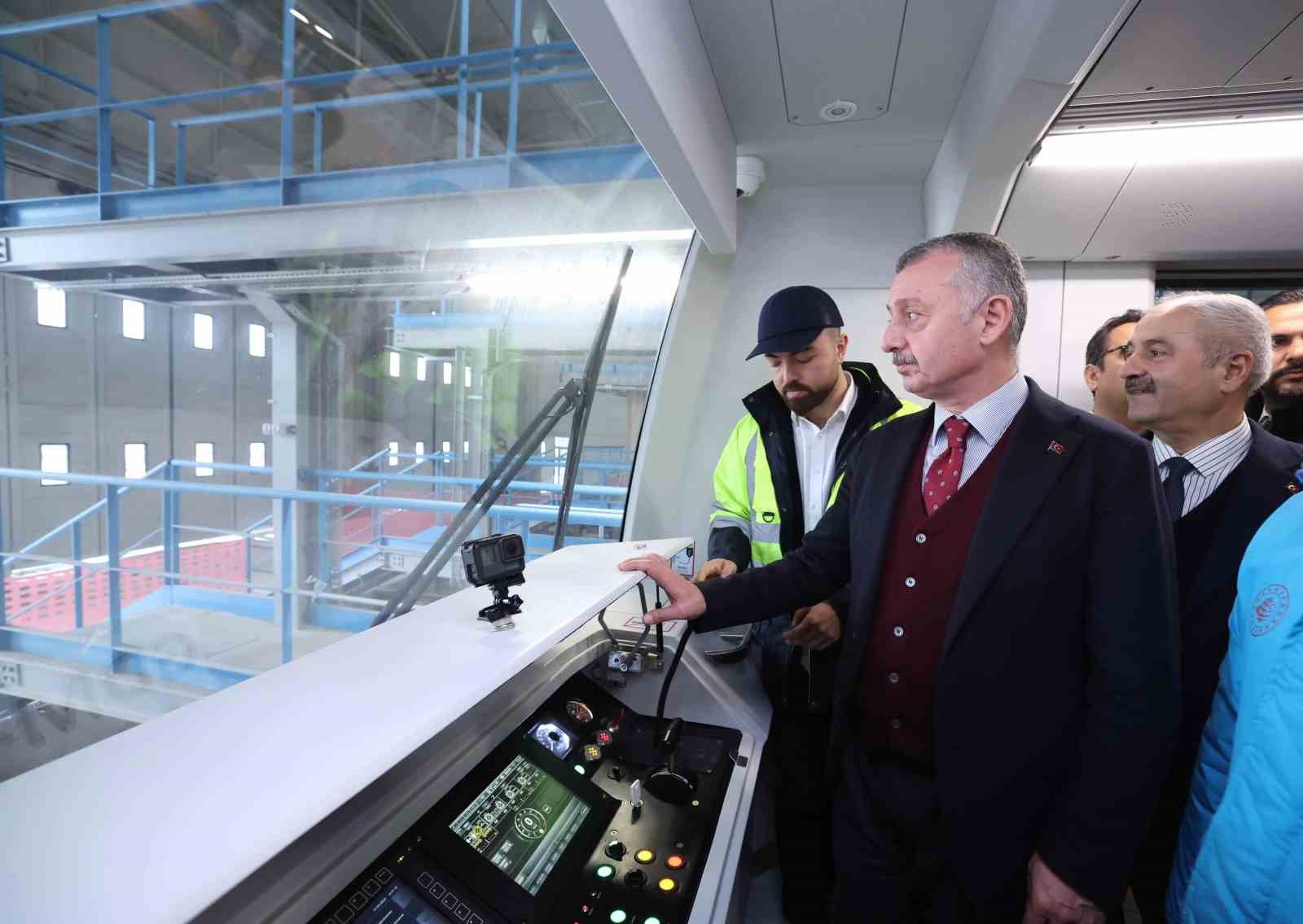 Kocaeli’nin ilk metrosunda geri sayım, deneme sürüşü gerçekleşti
