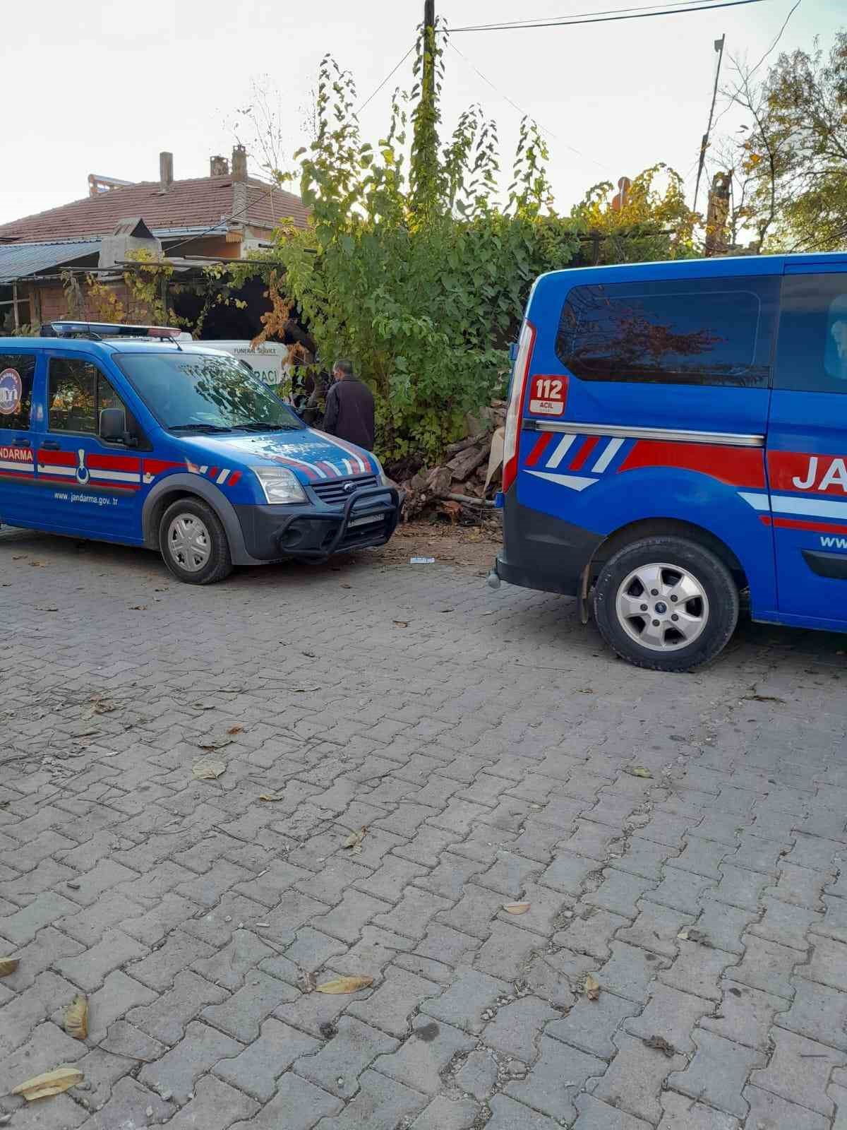 21 yaşındaki genç annesi tarafından ölü bulundu
