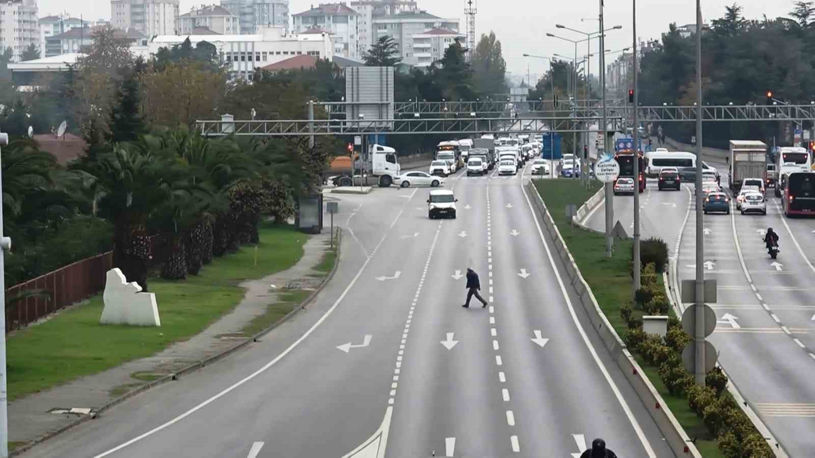 Ölüme teğet geçmek değil, üst geçitten geçmek istiyorlar
