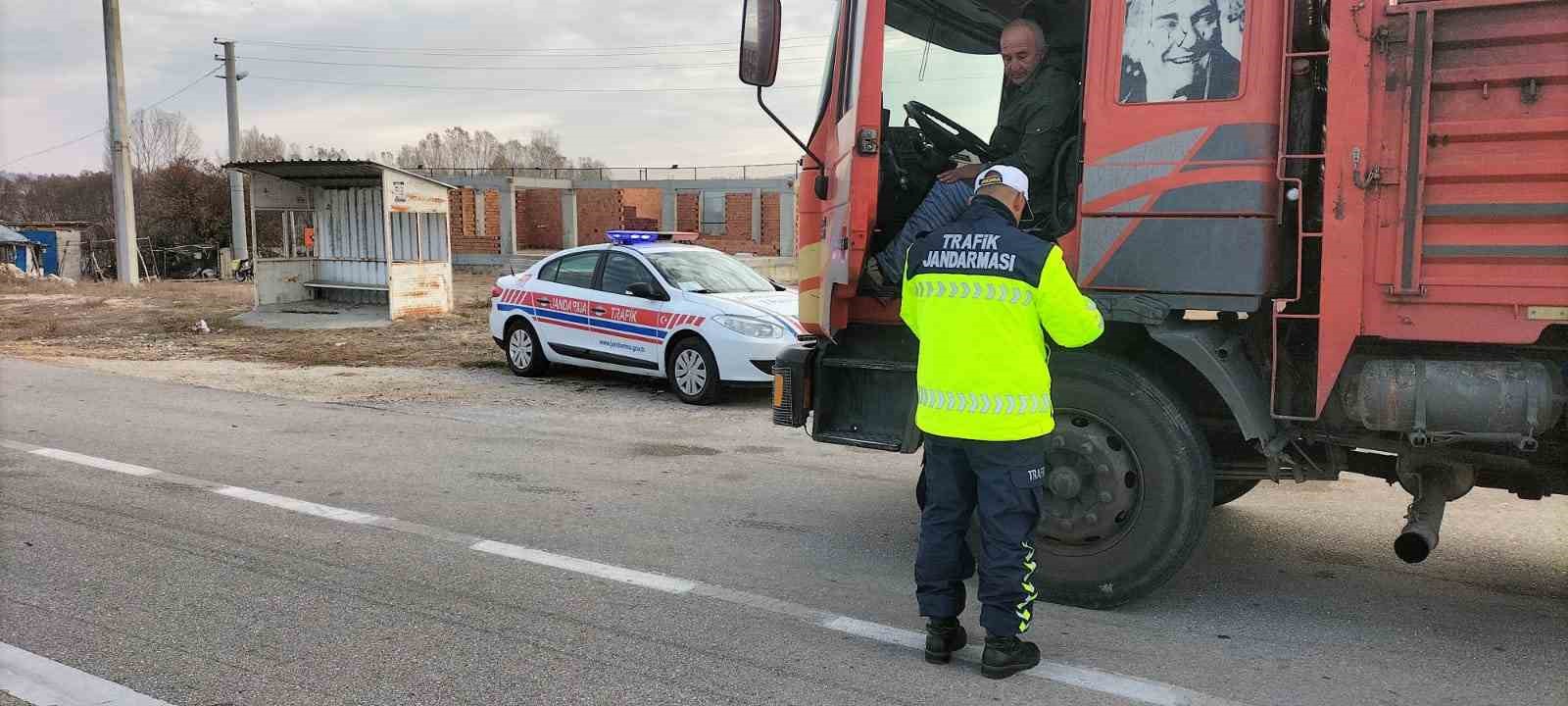 Kütahya’da yük ve yolcu taşımacılığına yönelik denetimler yapıldı
