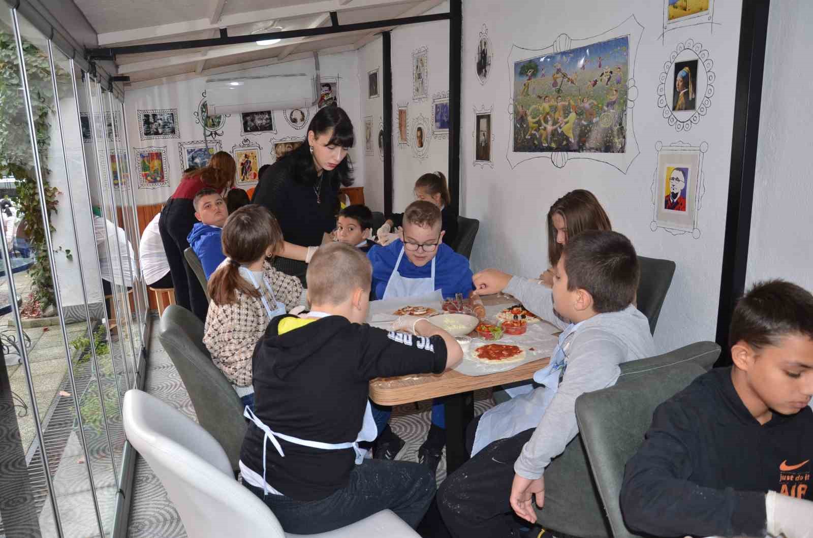 Bozüyük Belediyesi Sanatevi ara tatil atölyeleri yoğun ilgi gördü
