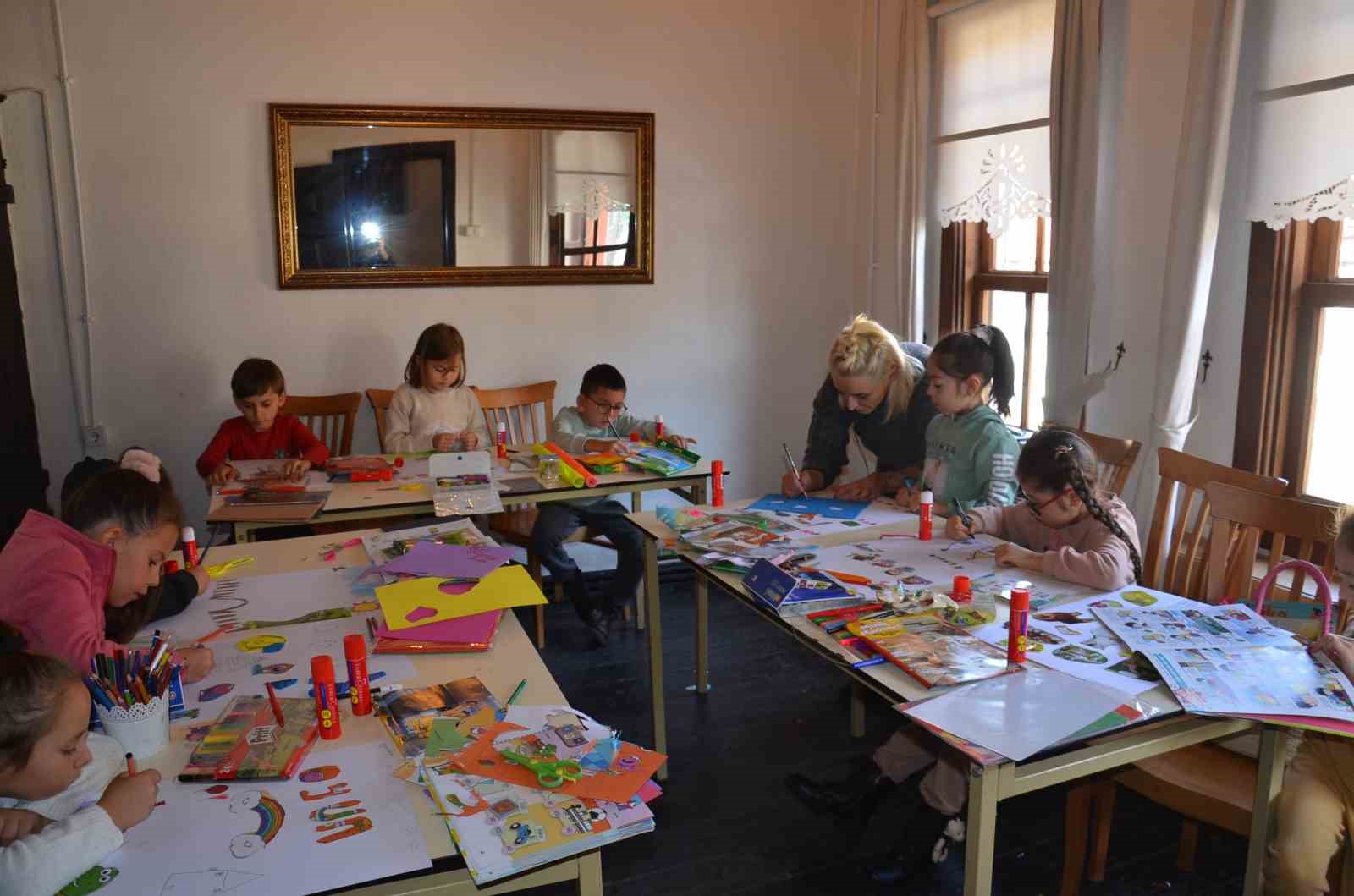 Bozüyük Belediyesi Sanatevi ara tatil atölyeleri yoğun ilgi gördü
