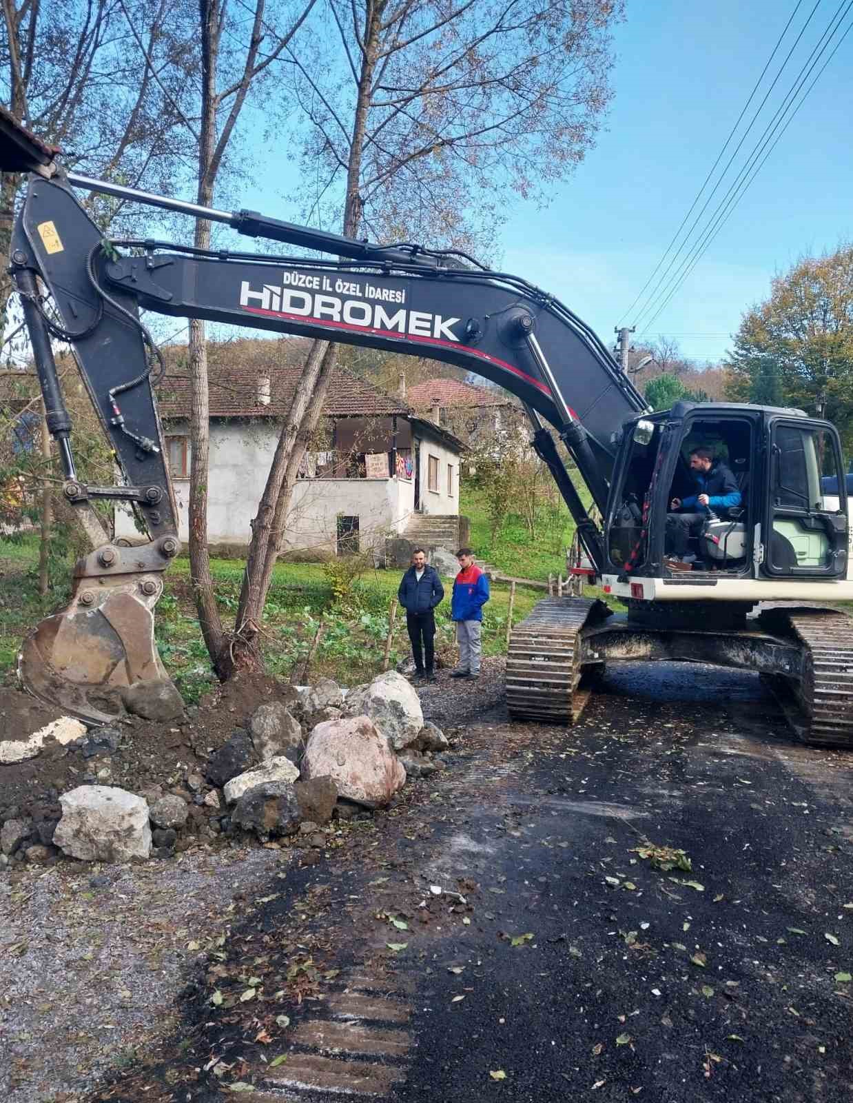 Düzce’de kutu menfezler yerleştiriliyor
