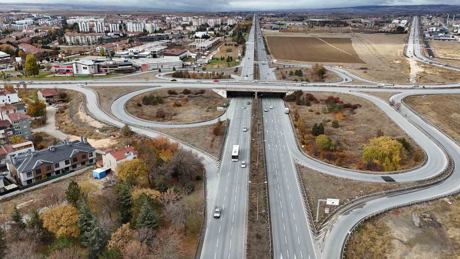 Çevre yolu trafik sorununu Hatipoğlu çözüme kavuşturuyor
