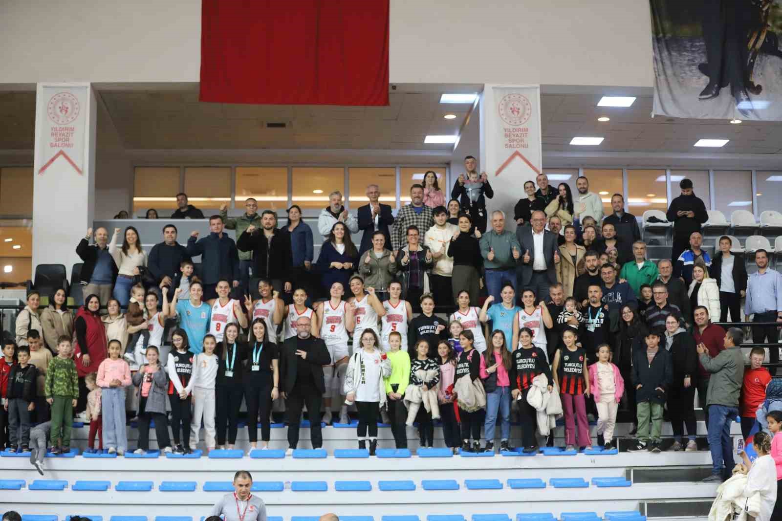 Potada gülen taraf Turgutlu Belediyespor Kadın Basketbol oldu
