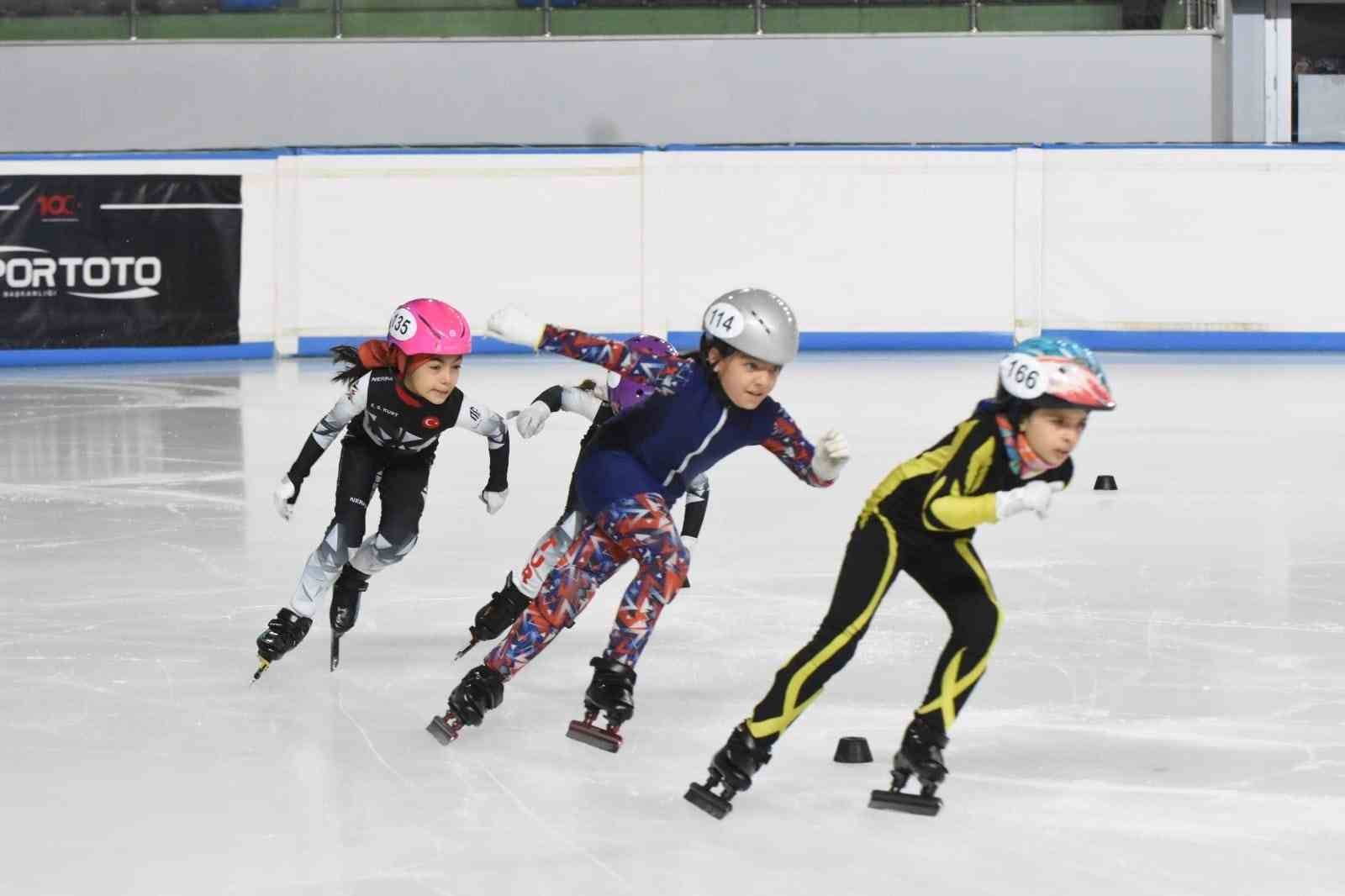 Erzurum’da  Short Track Federasyon kupası heyecanı
