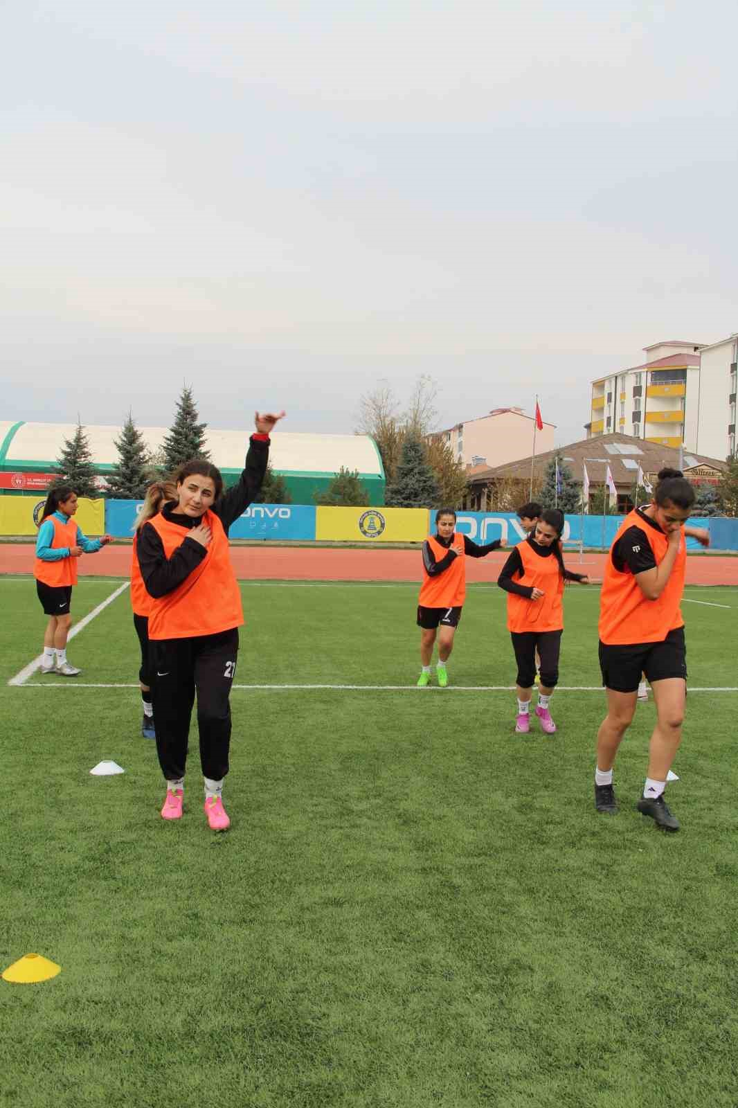 Ağrı Kadın Futbol Takımı sezona Osmaniye maçıyla başlıyor
