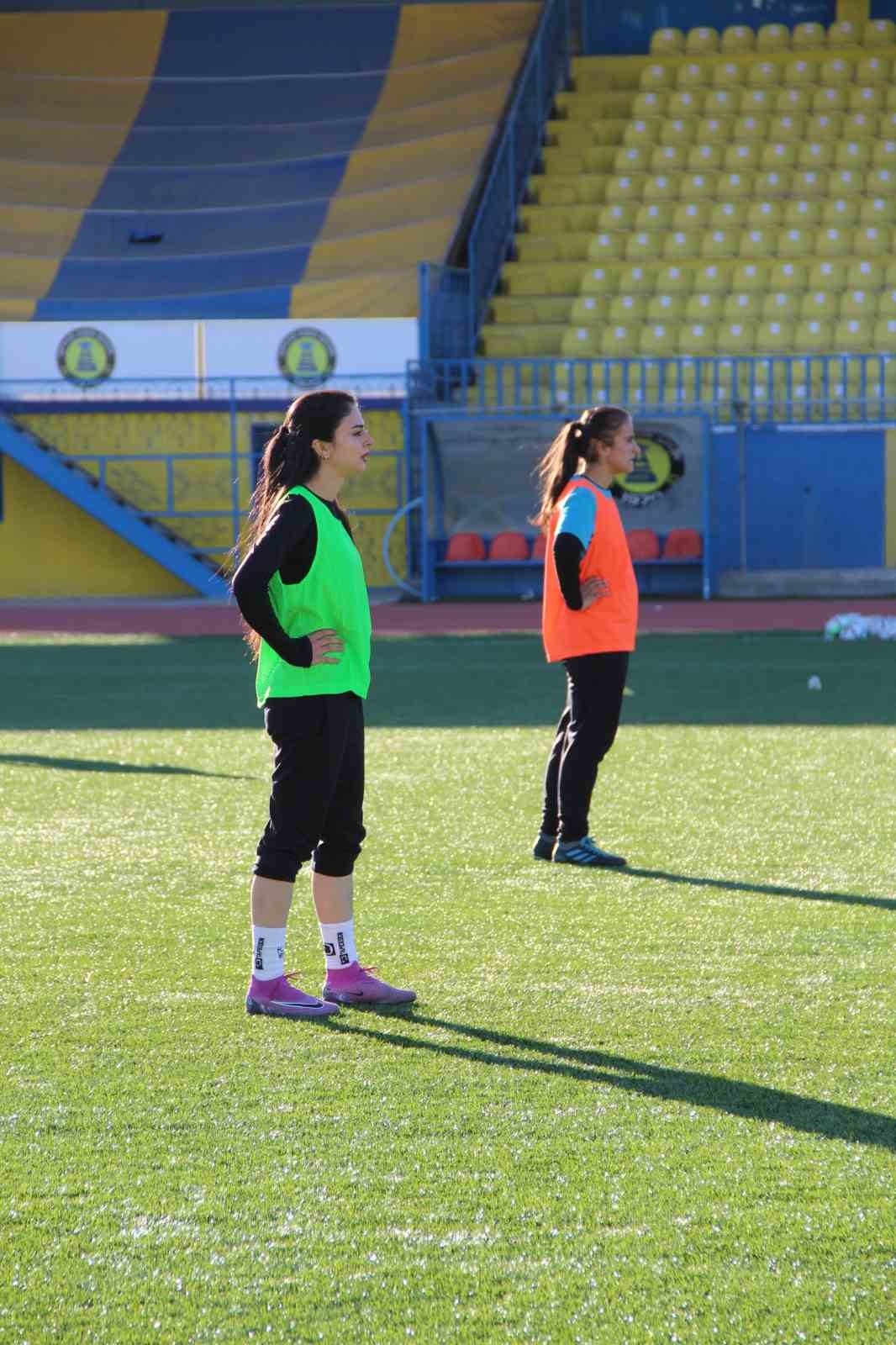 Ağrı Kadın Futbol Takımı sezona Osmaniye maçıyla başlıyor
