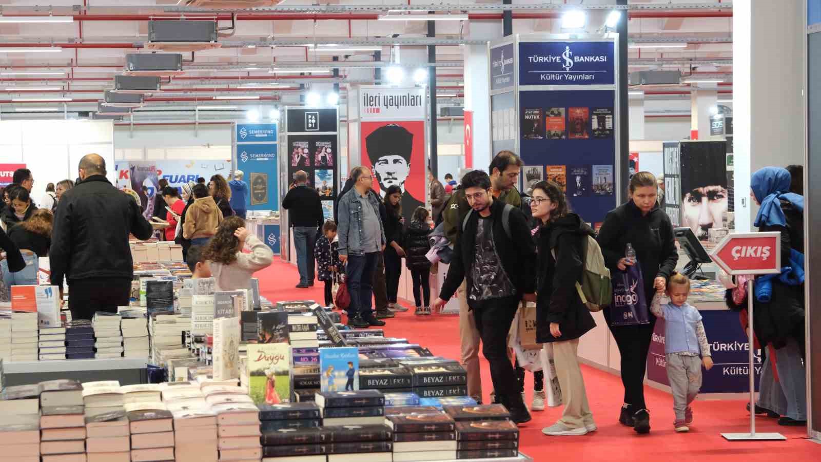 Vatandaşlardan Aydın Büyükşehir’in Kitap Fuarı’na yoğun ilgi
