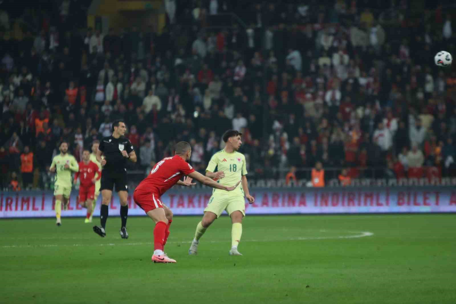 UEFA Uluslar Ligi: Türkiye: 0 - Galler: 0 (İlk yarı)
