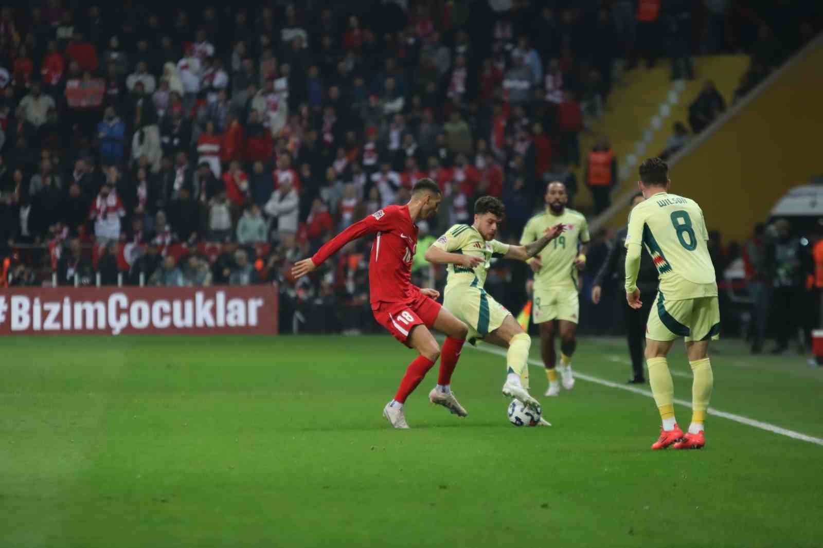 UEFA Uluslar Ligi: Türkiye: 0 - Galler: 0 (İlk yarı)
