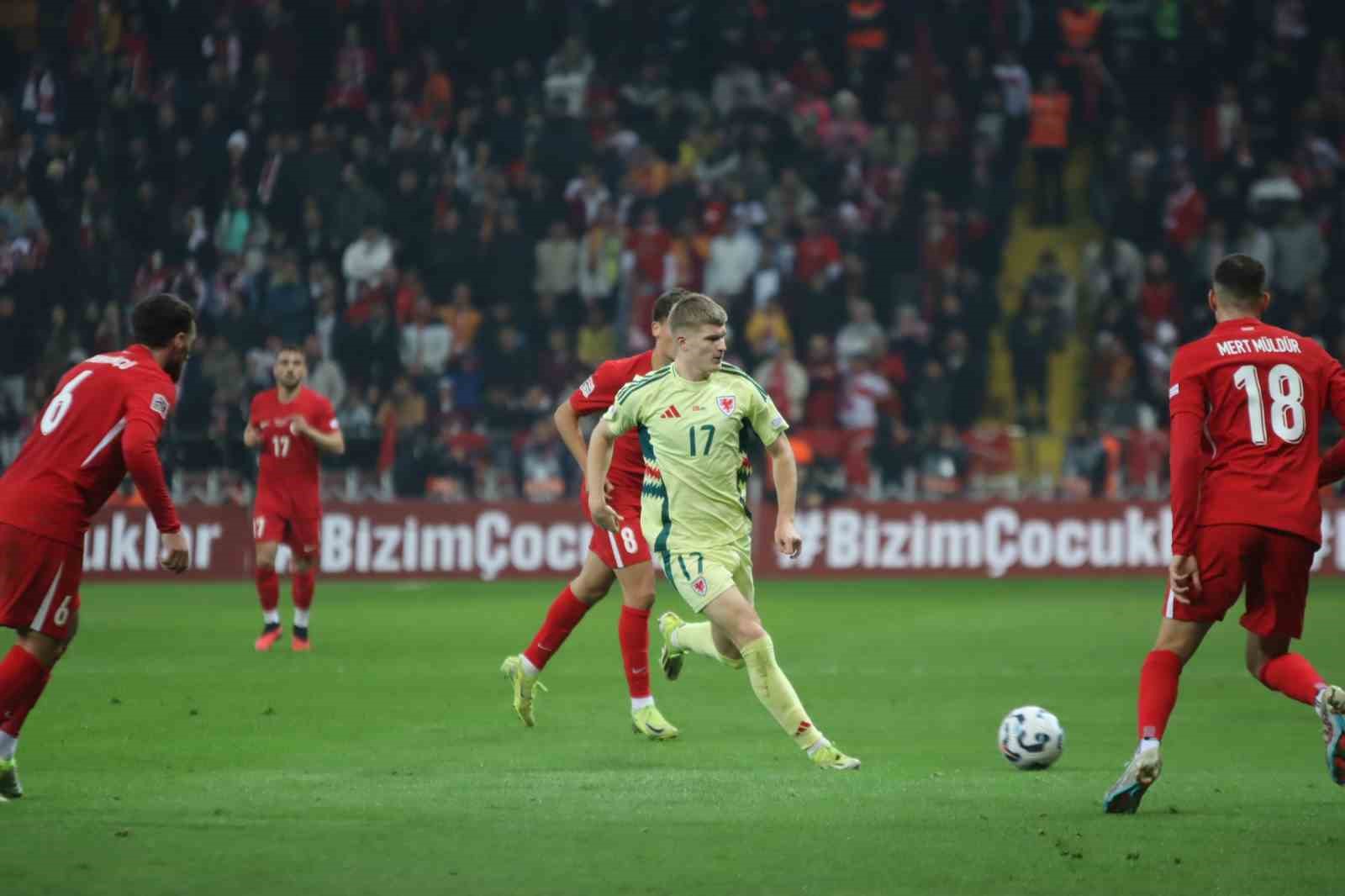 UEFA Uluslar Ligi: Türkiye: 0 - Galler: 0 (İlk yarı)
