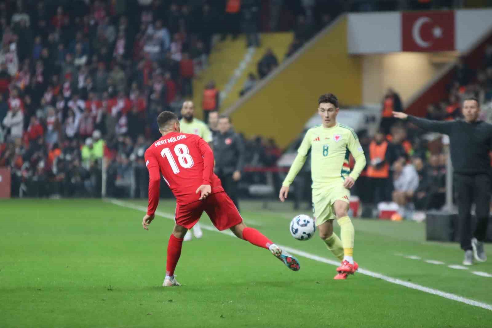 UEFA Uluslar Ligi: Türkiye: 0 - Galler: 0 (İlk yarı)
