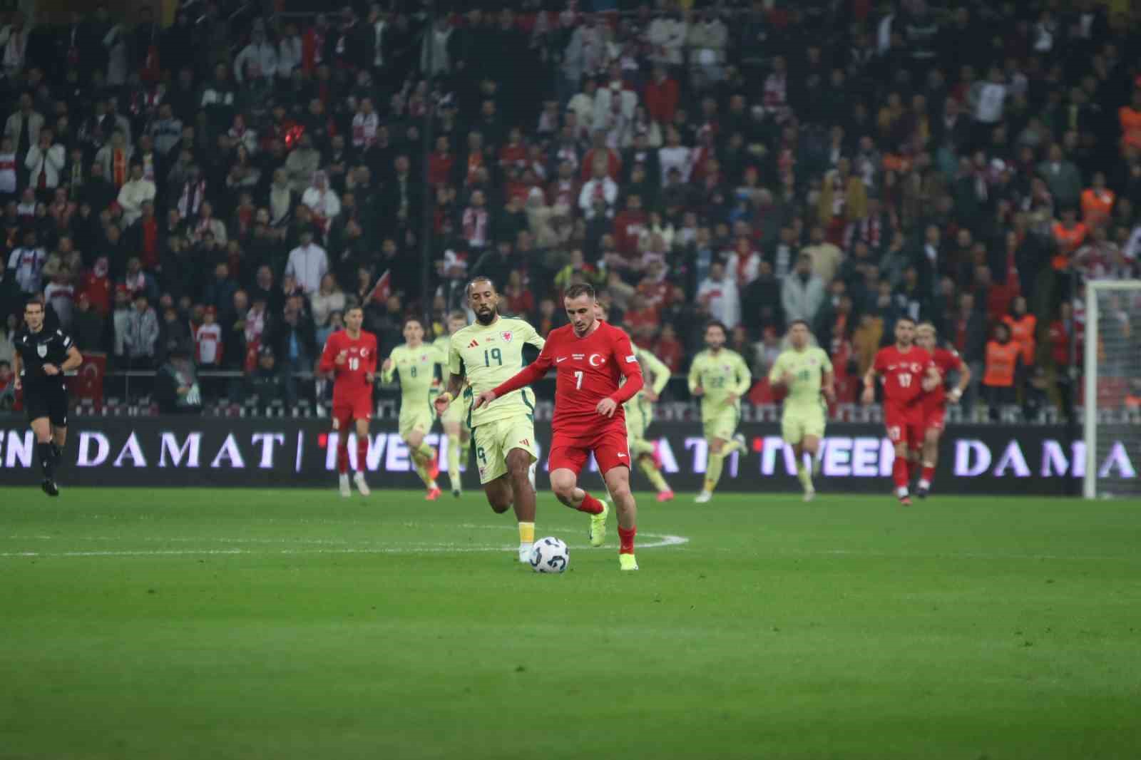 UEFA Uluslar Ligi: Türkiye: 0 - Galler: 0 (İlk yarı)
