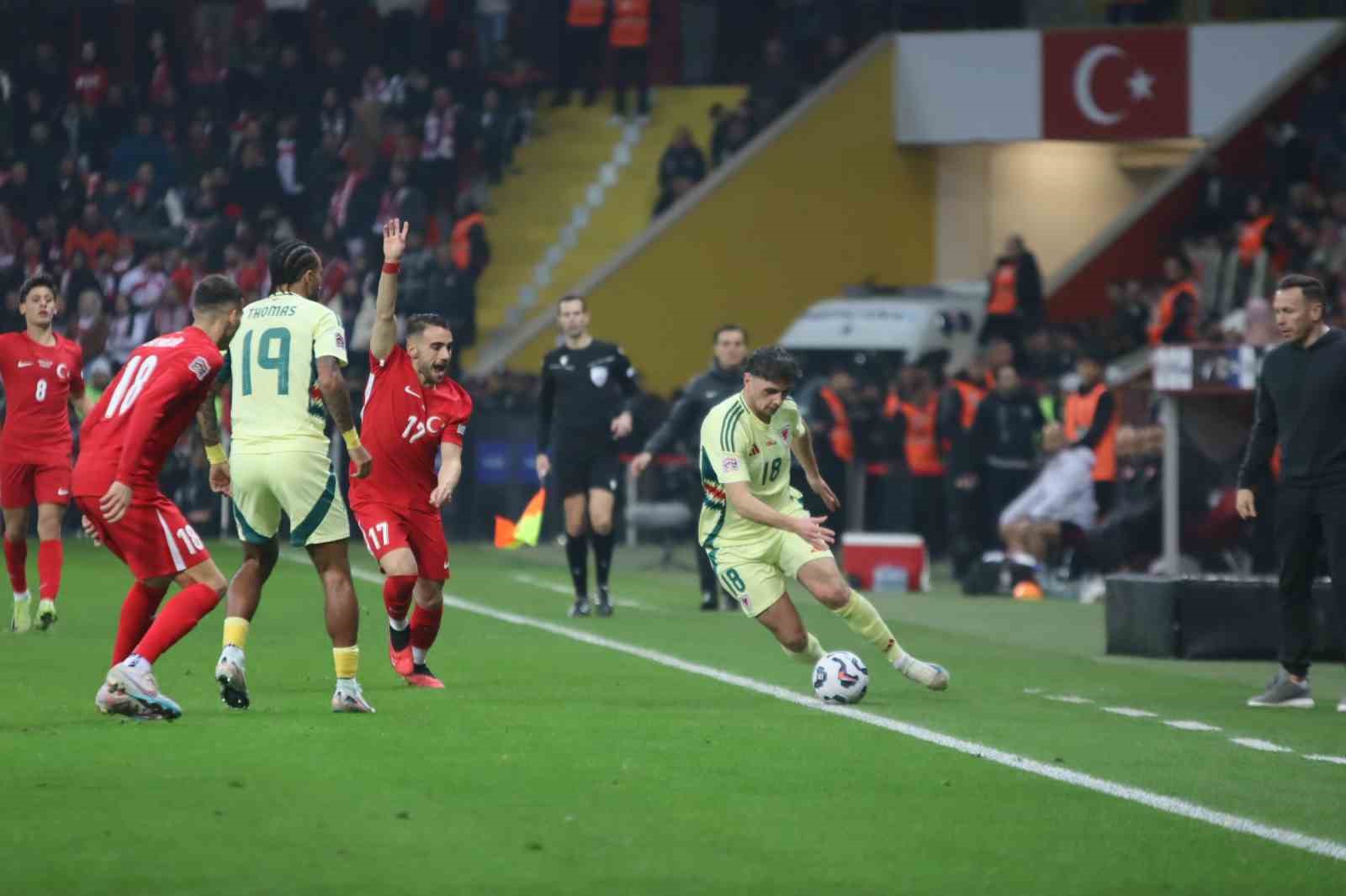 UEFA Uluslar Ligi: Türkiye: 0 - Galler: 0 (İlk yarı)
