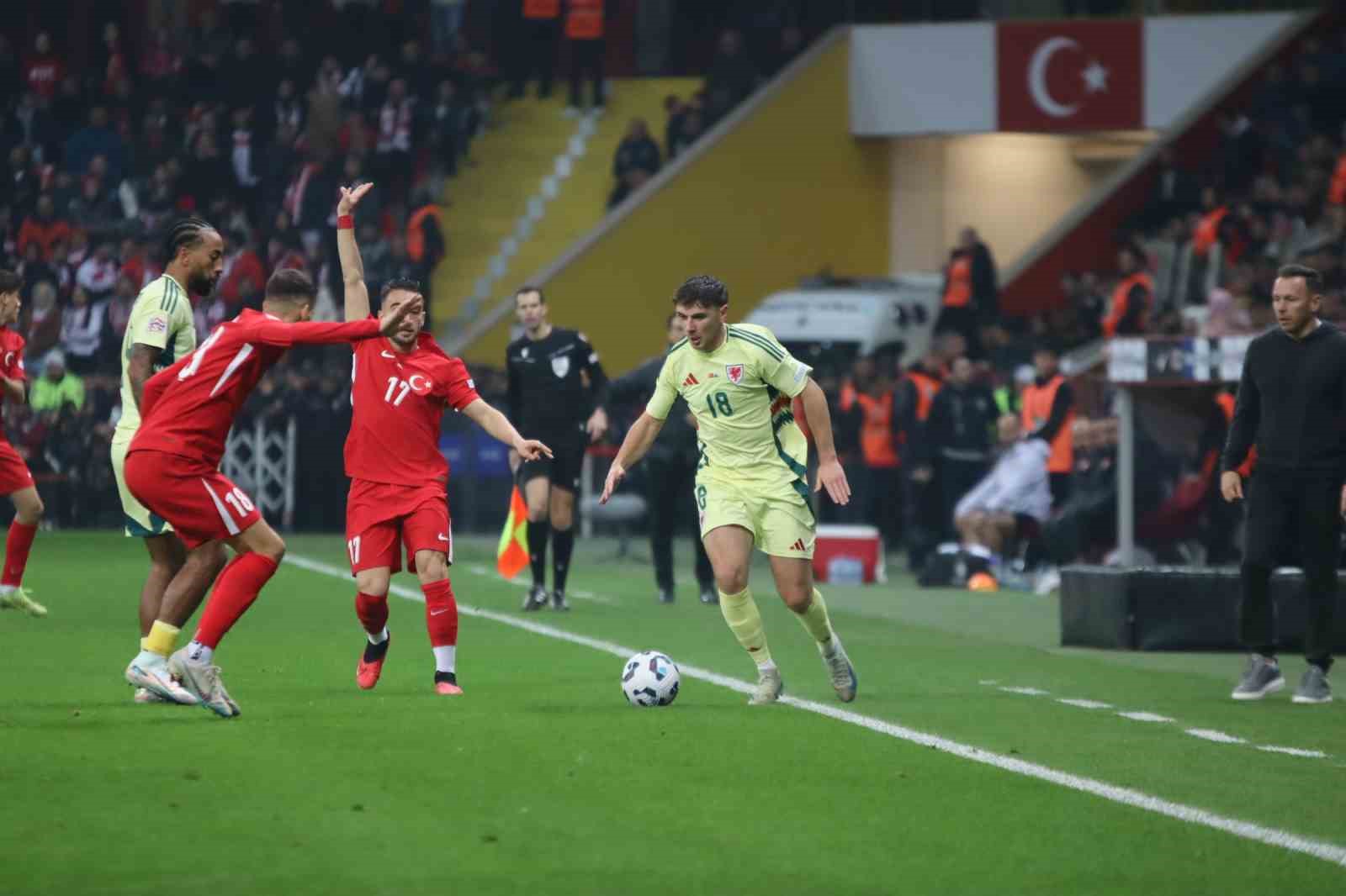 UEFA Uluslar Ligi: Türkiye: 0 - Galler: 0 (İlk yarı)
