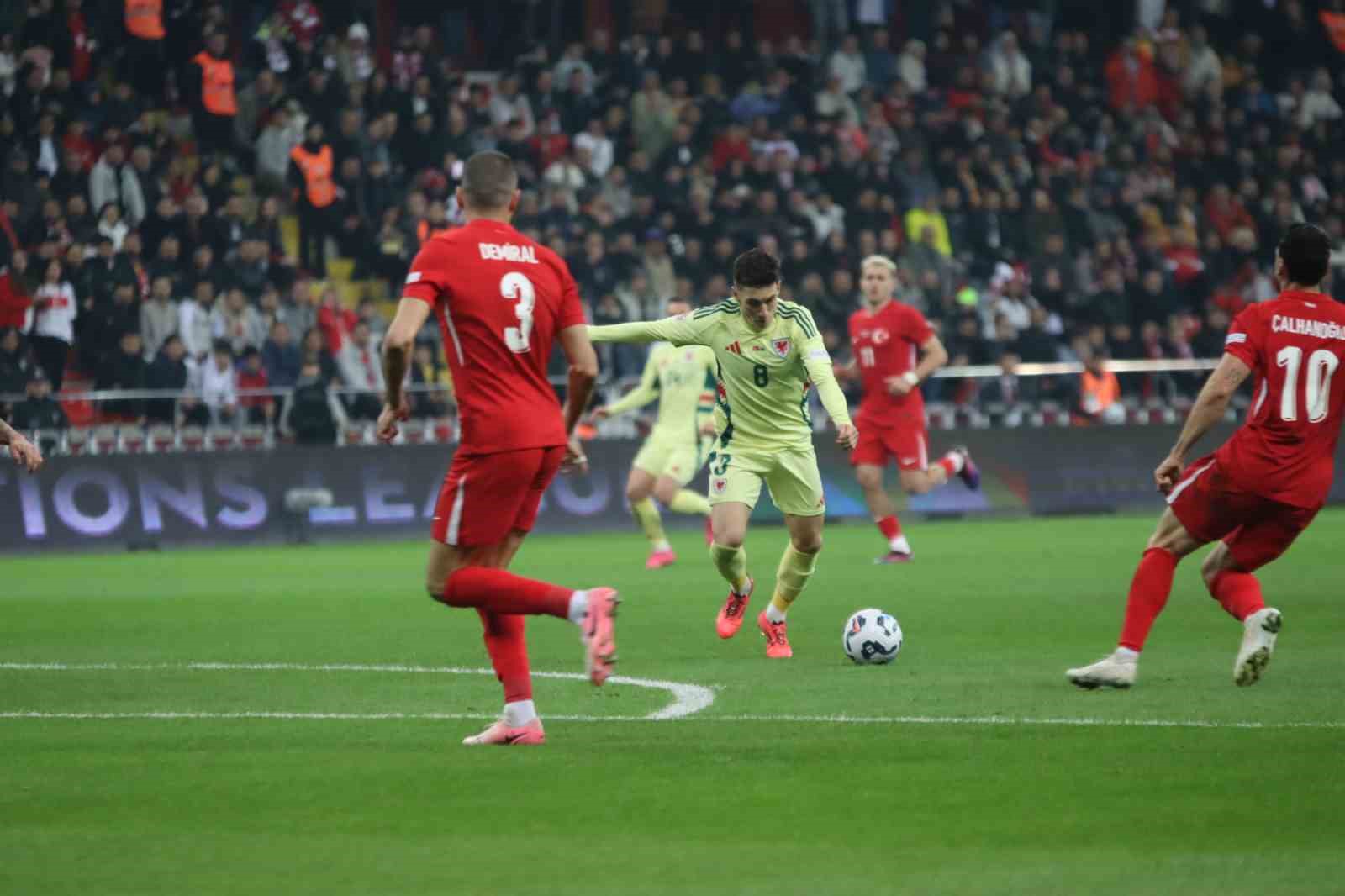 UEFA Uluslar Ligi: Türkiye: 0 - Galler: 0 (İlk yarı)
