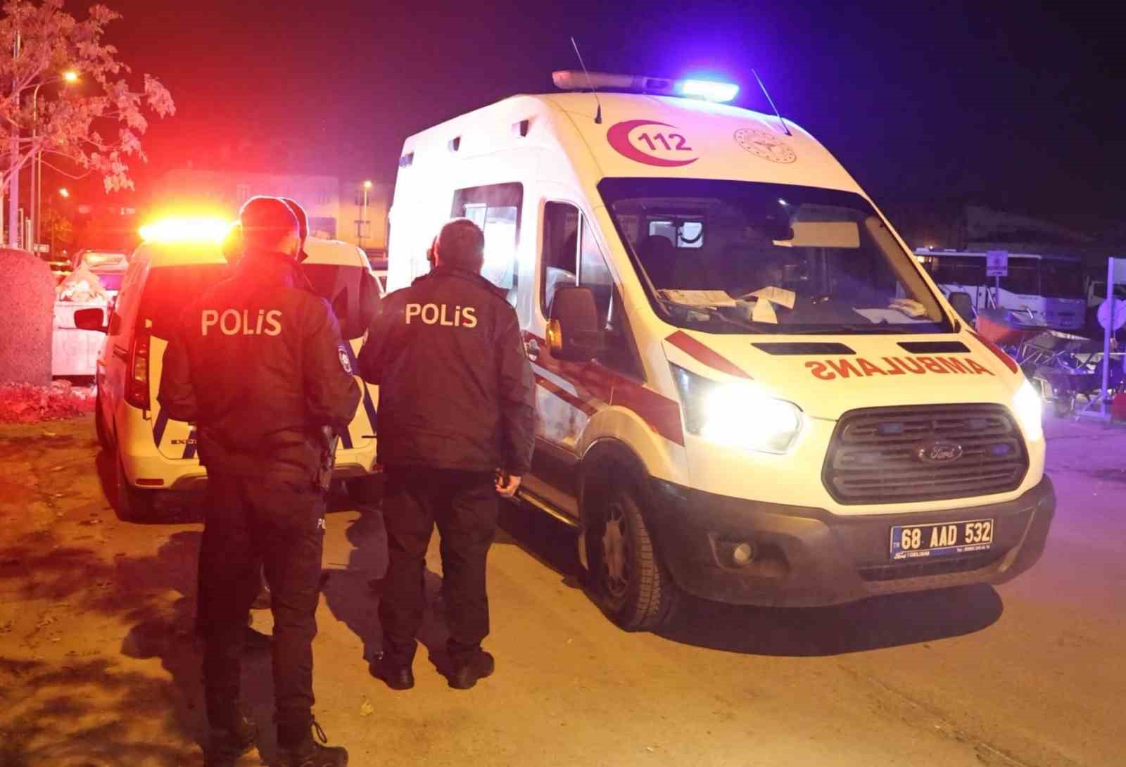 Kadını sokak ortasında bıçaklayıp kaçmıştı, polisin operasyonuyla yakalandı
