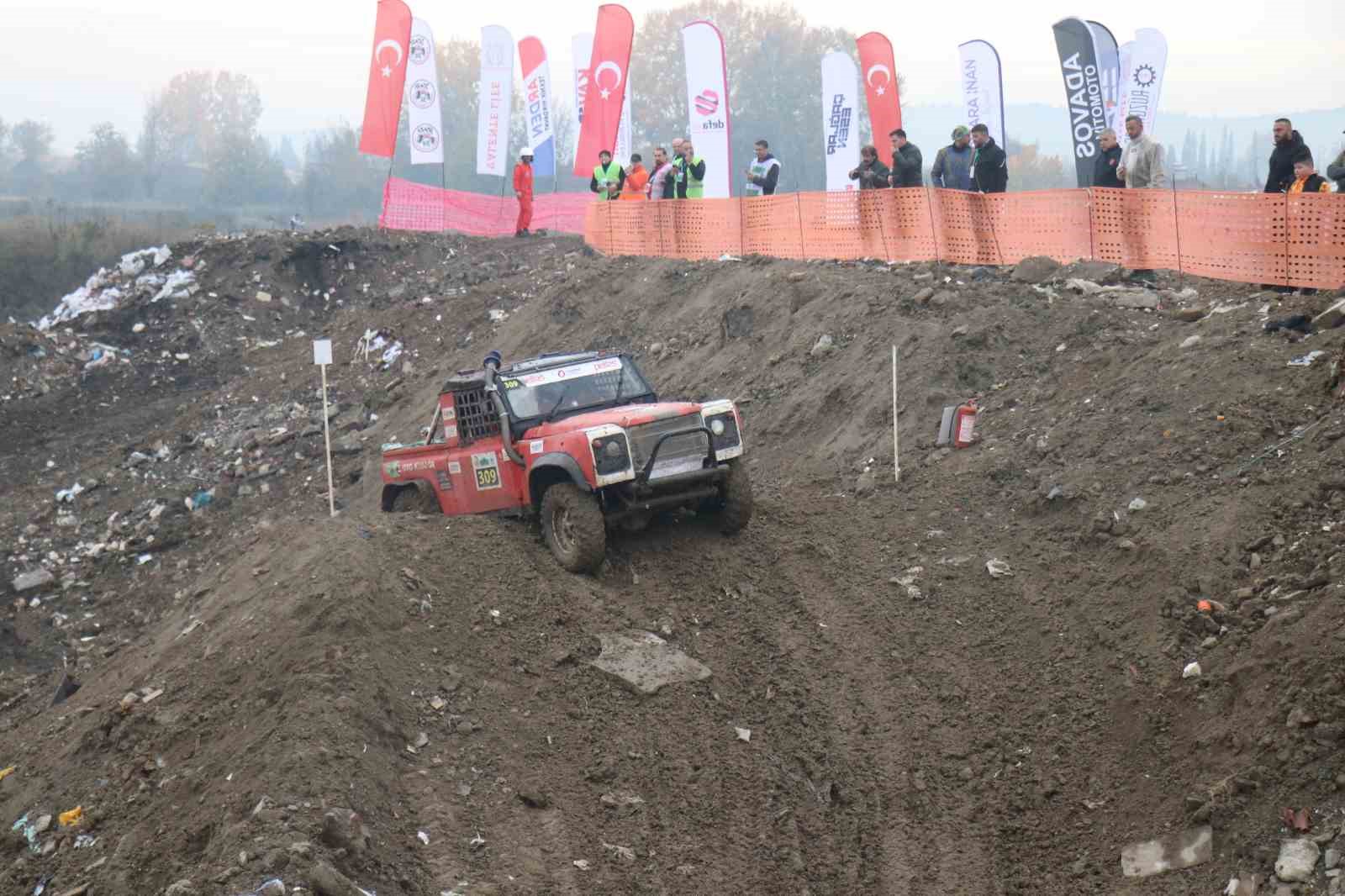 Off-road yarışlarının ‘seyirci’ etabı adeta nefes kesti
