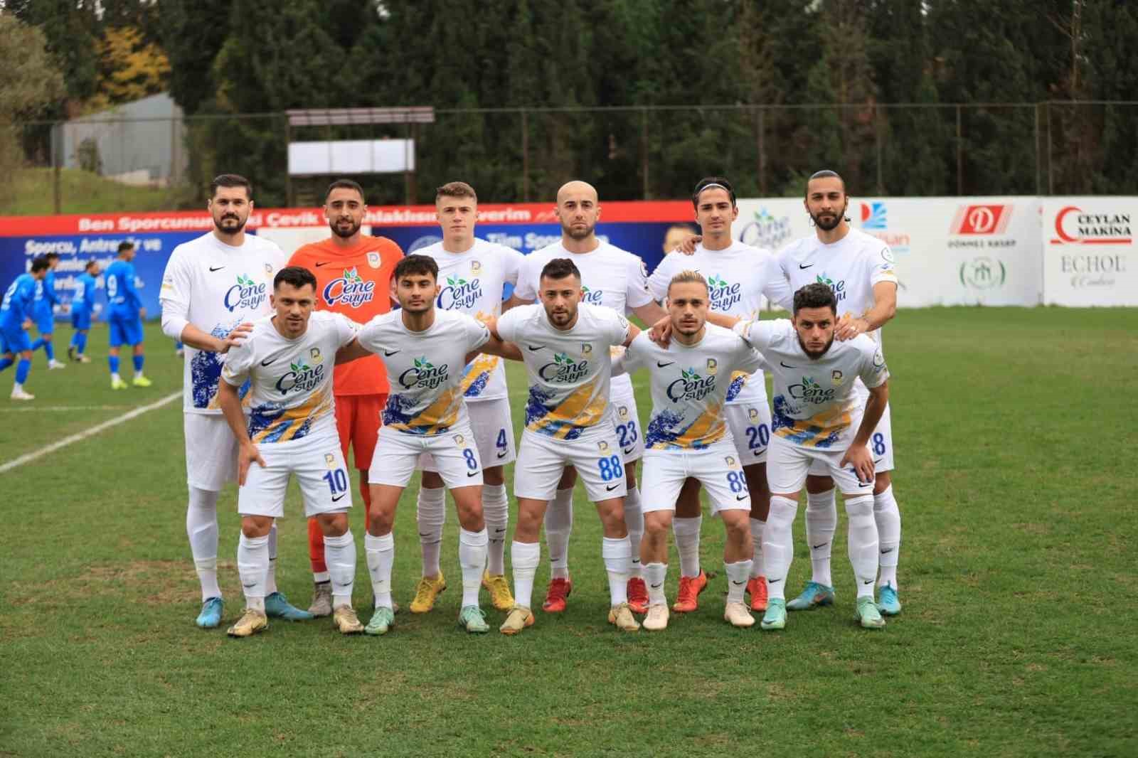 TFF 2. Lig: Belediye Derincespor: 0 - Karacabey Belediyespor: 2
