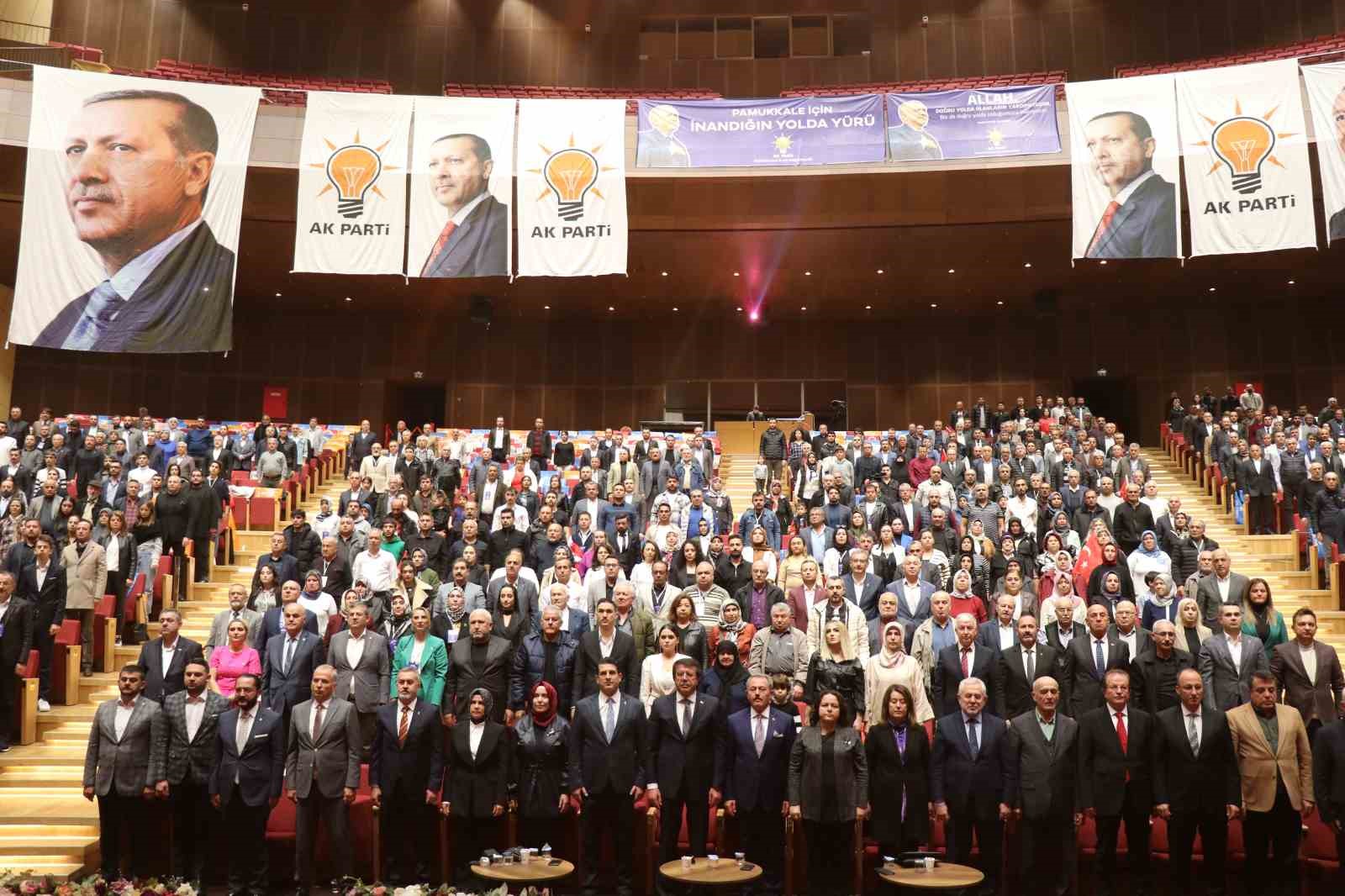 Pamukkale AK Parti’de Başkan Özpek güven tazeledi
