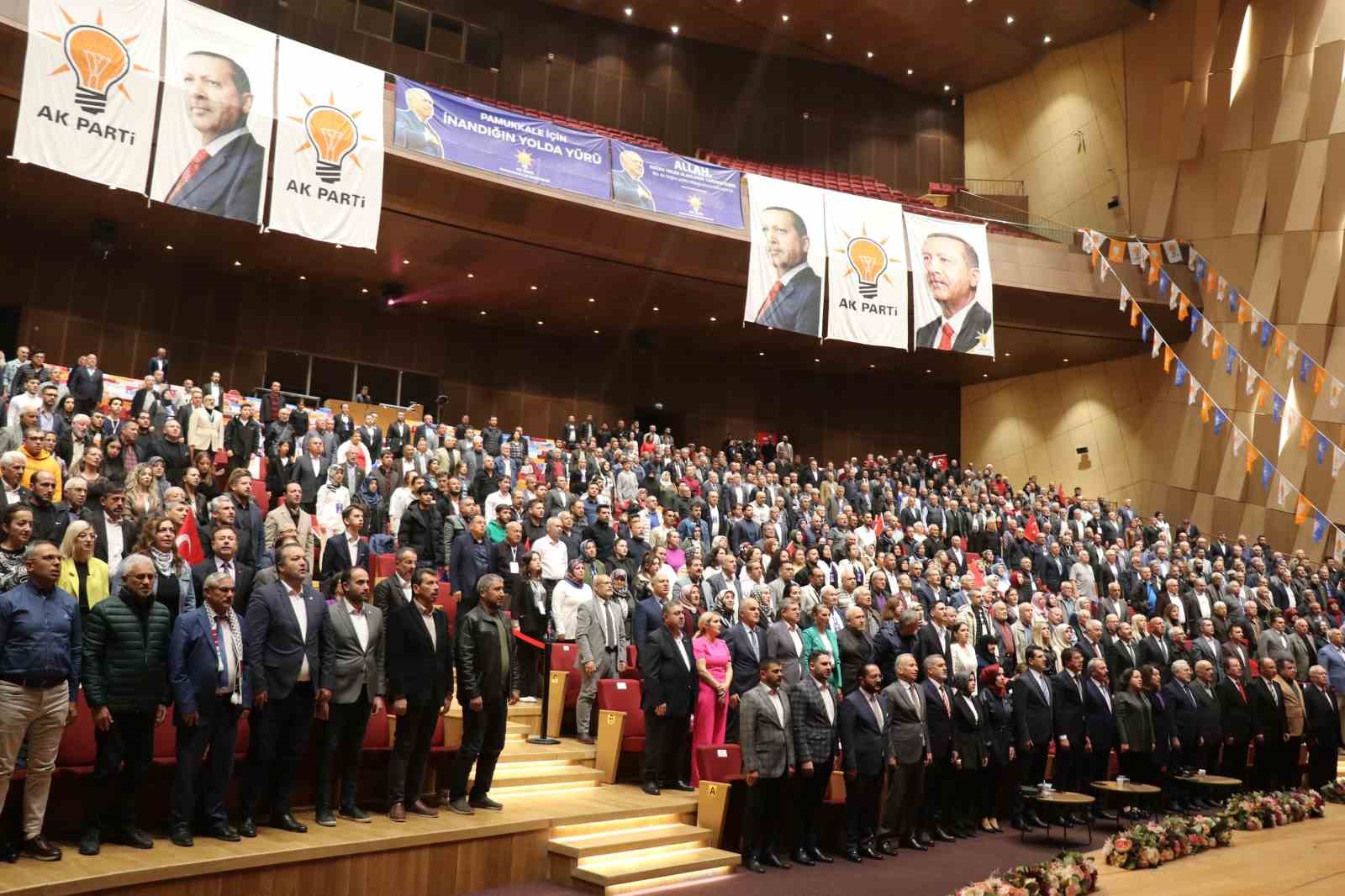 Pamukkale AK Parti’de Başkan Özpek güven tazeledi
