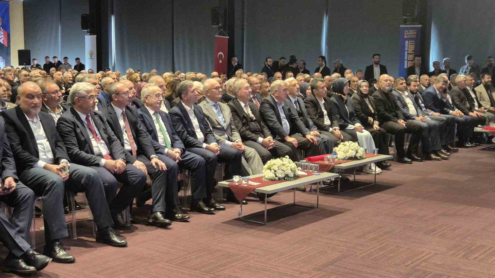 AK Parti Genel Başkan Yardımcısı Yılmaz’dan muhalefet belediyelerine 