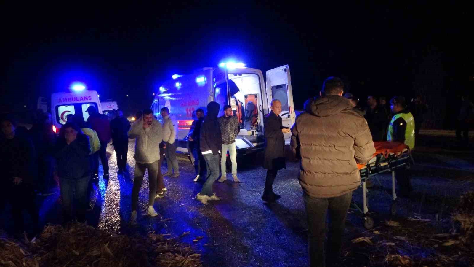 Malatya’da devrilen tırın altında kalan 2 polisten biri şehit oldu
