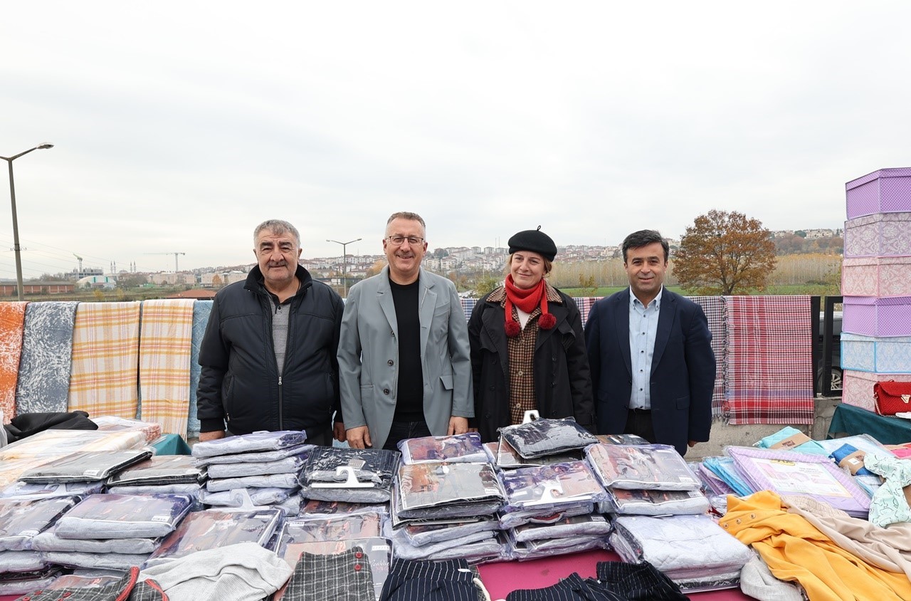 Yenikent bölgesine Giyim ve Kumaş Pazarı açıldı
