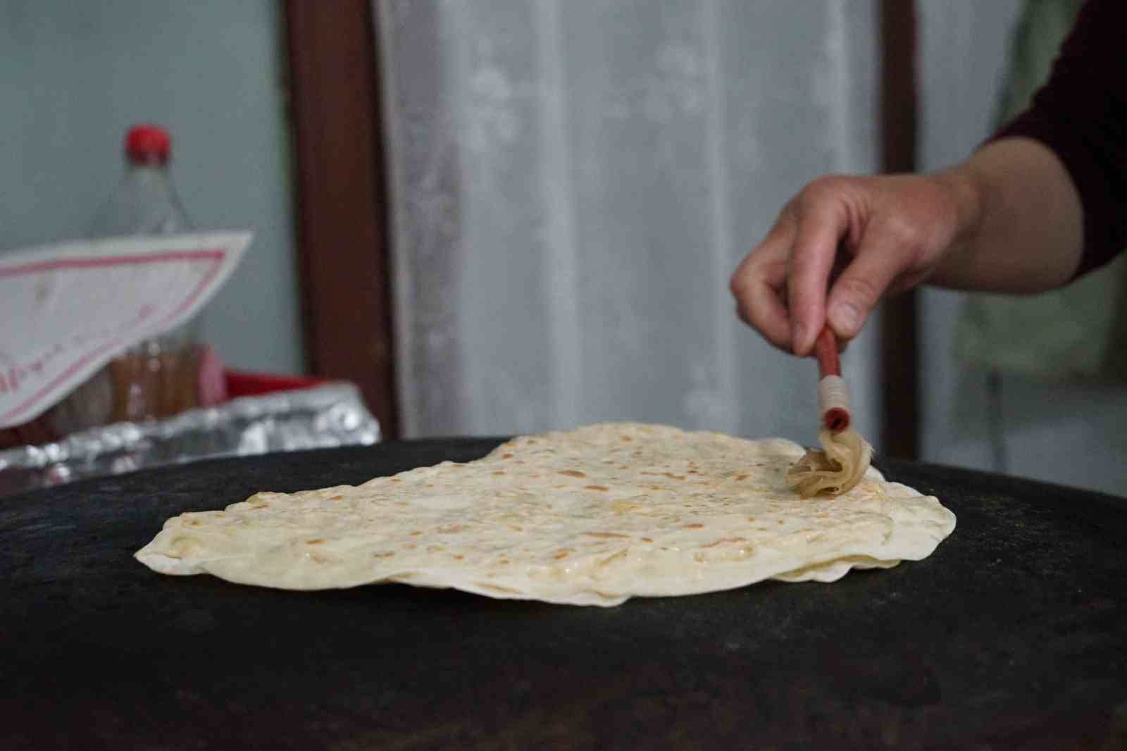 Açtığı gözlemeci dükkanıyla hayata yeniden tutundu, azmiyle gençlere örnek oluyor
