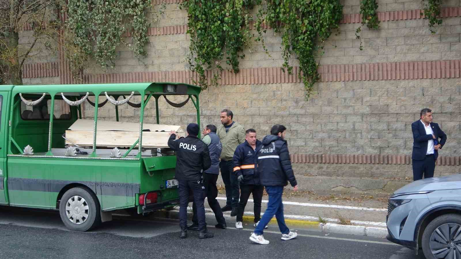 Pendik’te okul servisinde cinayet: Sevgilisini öldürüp kendi kafasına sıktı
