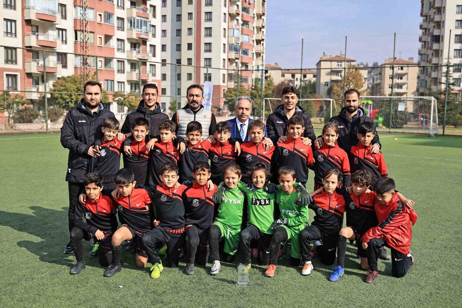 Talas’ta Öğretmenler Günü Futbol Turnuvası
