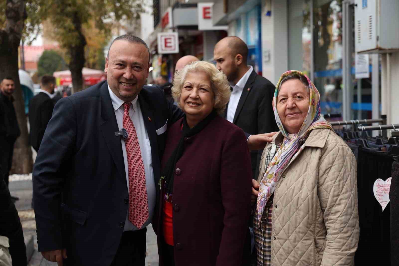 Başkan Yalım, milletvekili Tüzün ile birlikte sahaya indi
