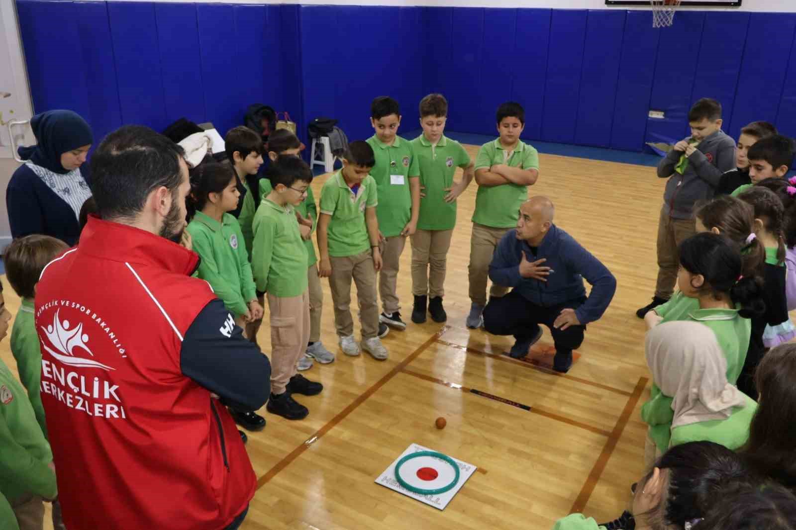 Hemsball çocukların ilgisini çekti
