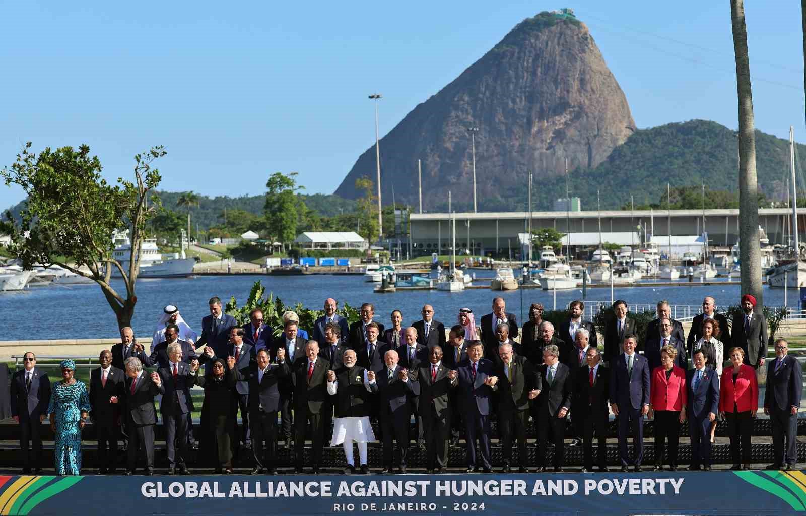 Cumhurbaşkanı Erdoğan, G20 lideriyle aile fotoğrafı çekildi
