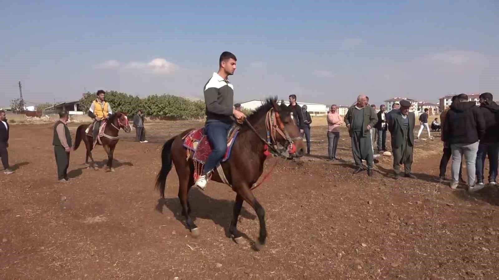 At sevdalıları Adıyaman’da bir araya geldi
