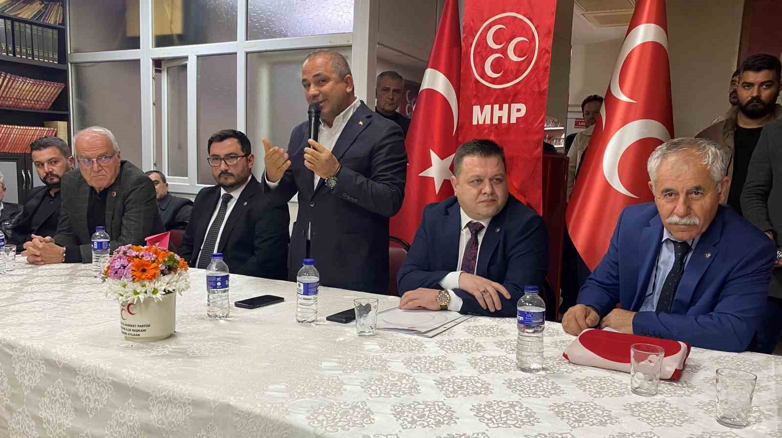 Alaşehir MHP’de yeni başkan Atılgan oldu
