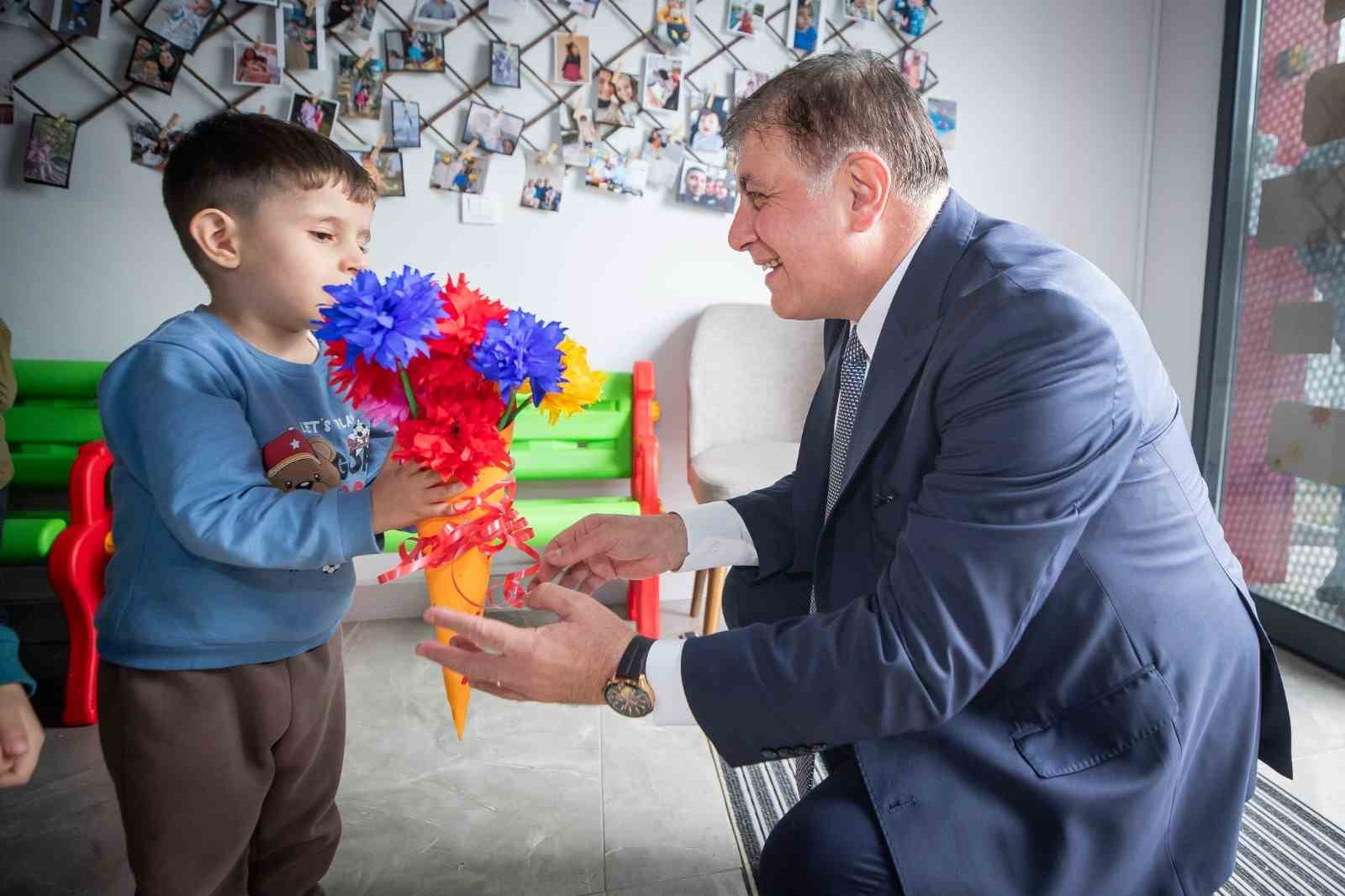 Başkan Tugay’dan yeni anaokulları müjdesi
