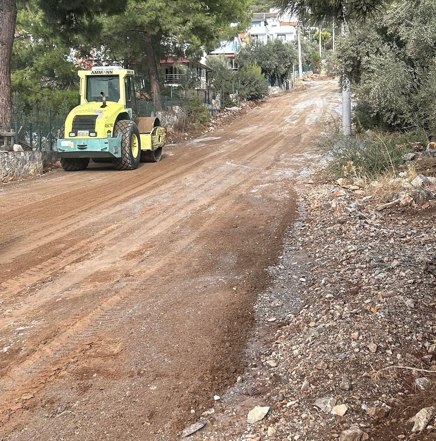 Didim’de sağanak yağıştan sonra zarar gören yollar onarıldı
