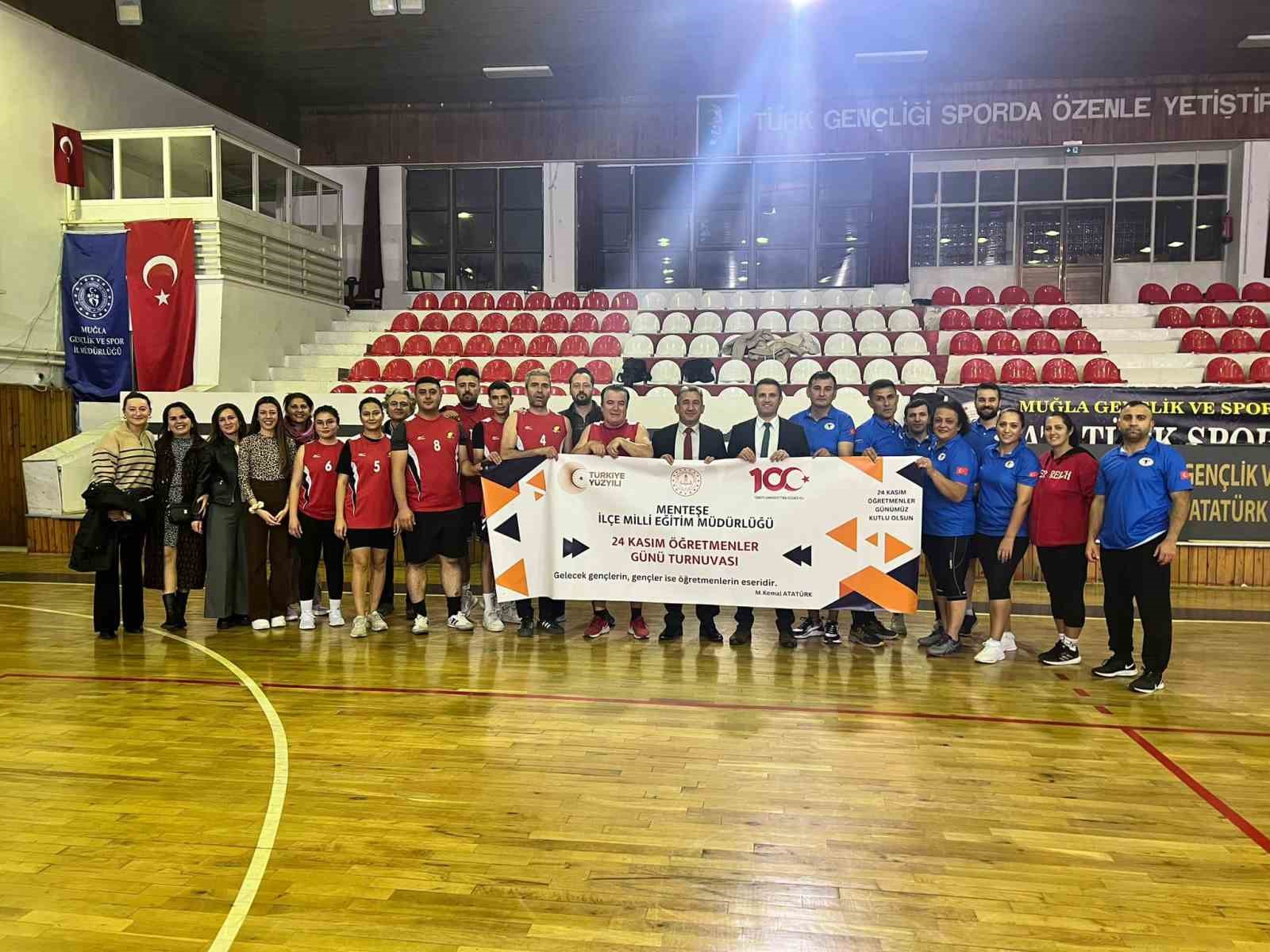 Geleneksel 24 Kasım Öğretmenler Günü voleybol turnuvası başladı
