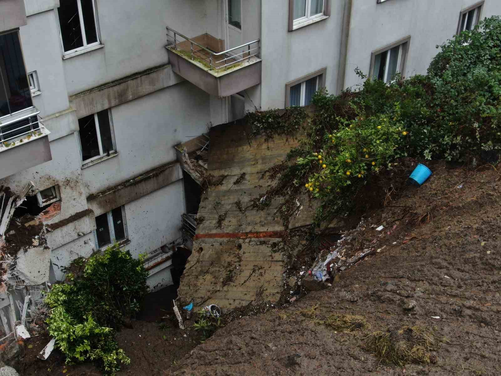 Rize’nin Çayeli ilçesinde heyelanın yaşandığı alan havadan görüntülendi
