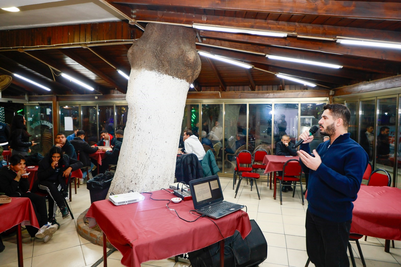 Yunusemre’de şiddetle mücadele ve iletişim semineri verildi
