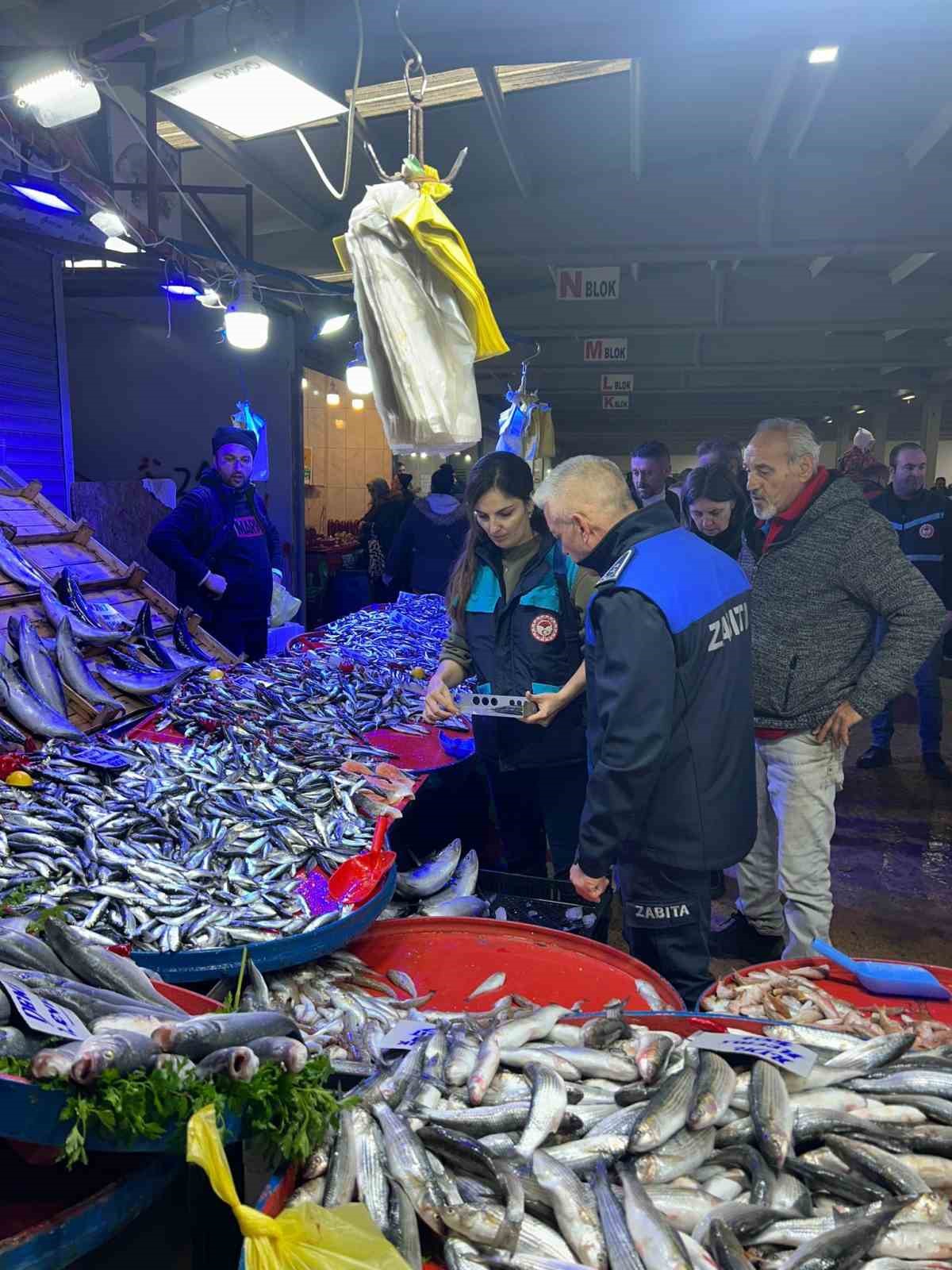 Bilecik’te balıkların boyları teker teker ölçüldü
