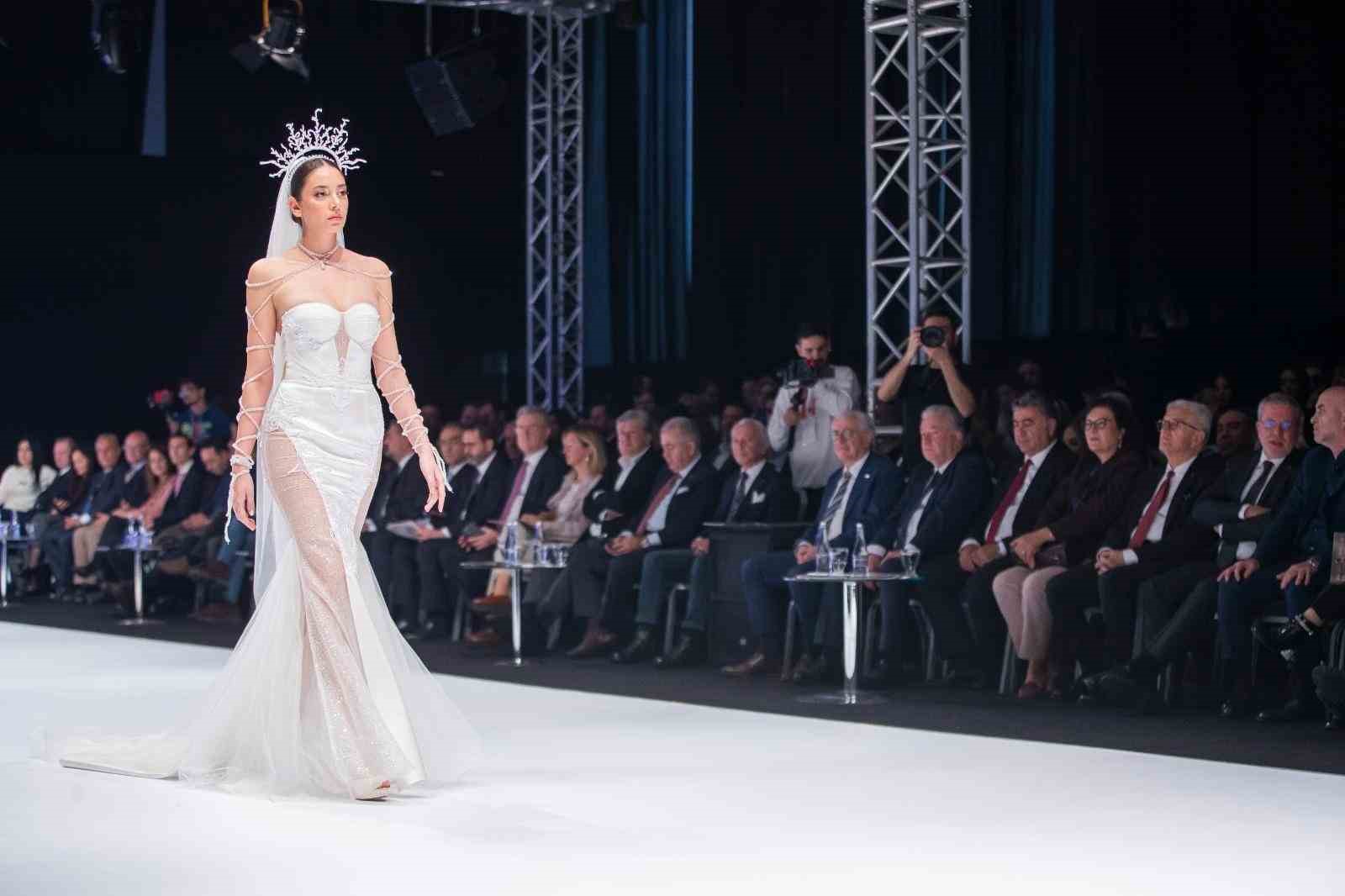 IF Wedding Fashion İzmir’e görkemli açılış
