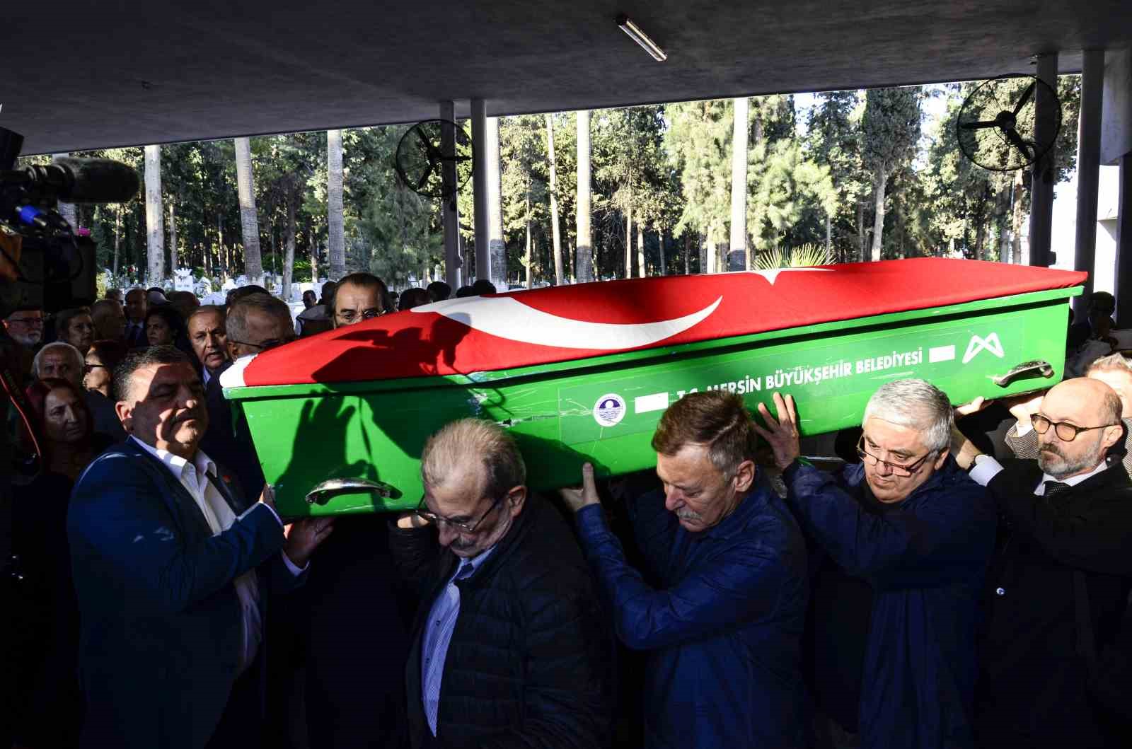 Muazzez İlmiye Çığ, Mersin’de toprağa verildi
