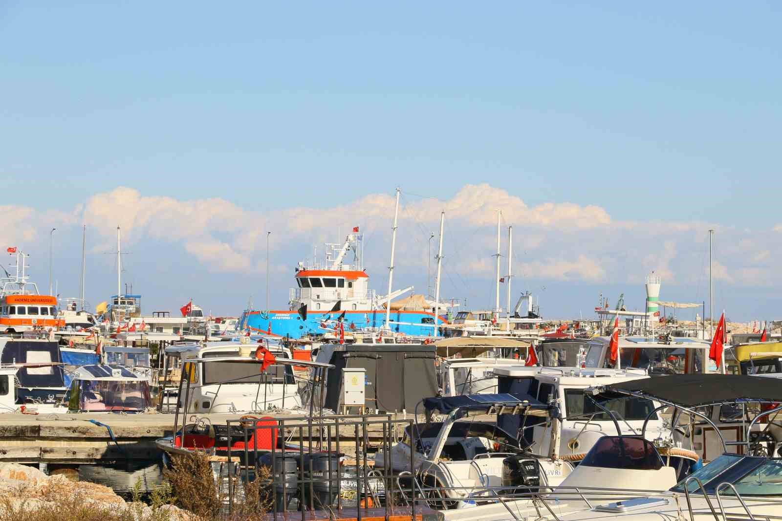 Rüşvet Operasyonu’nun ardından balıkçı barınağı yönetimine kayyım atandı
