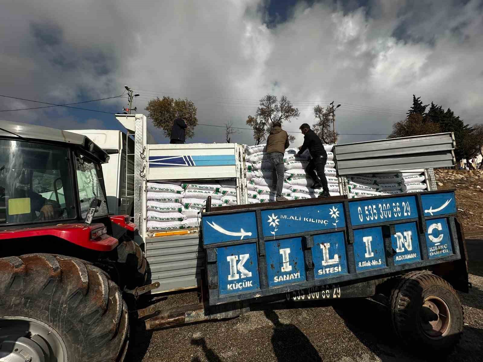 Besni’de çiftçilere hibe destekli tohum dağıtımı başladı
