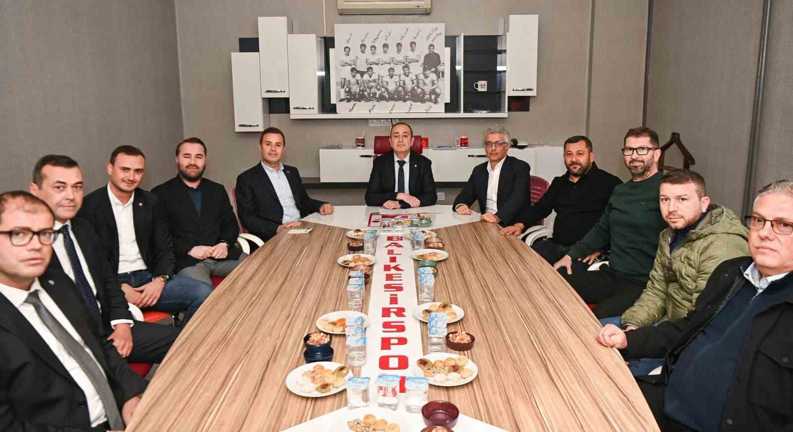 Balıkesir Büyükşehir Belediye Başkanı Ahmet Akın, Balıkesirspor Kulübü’nü ziyaret etti
